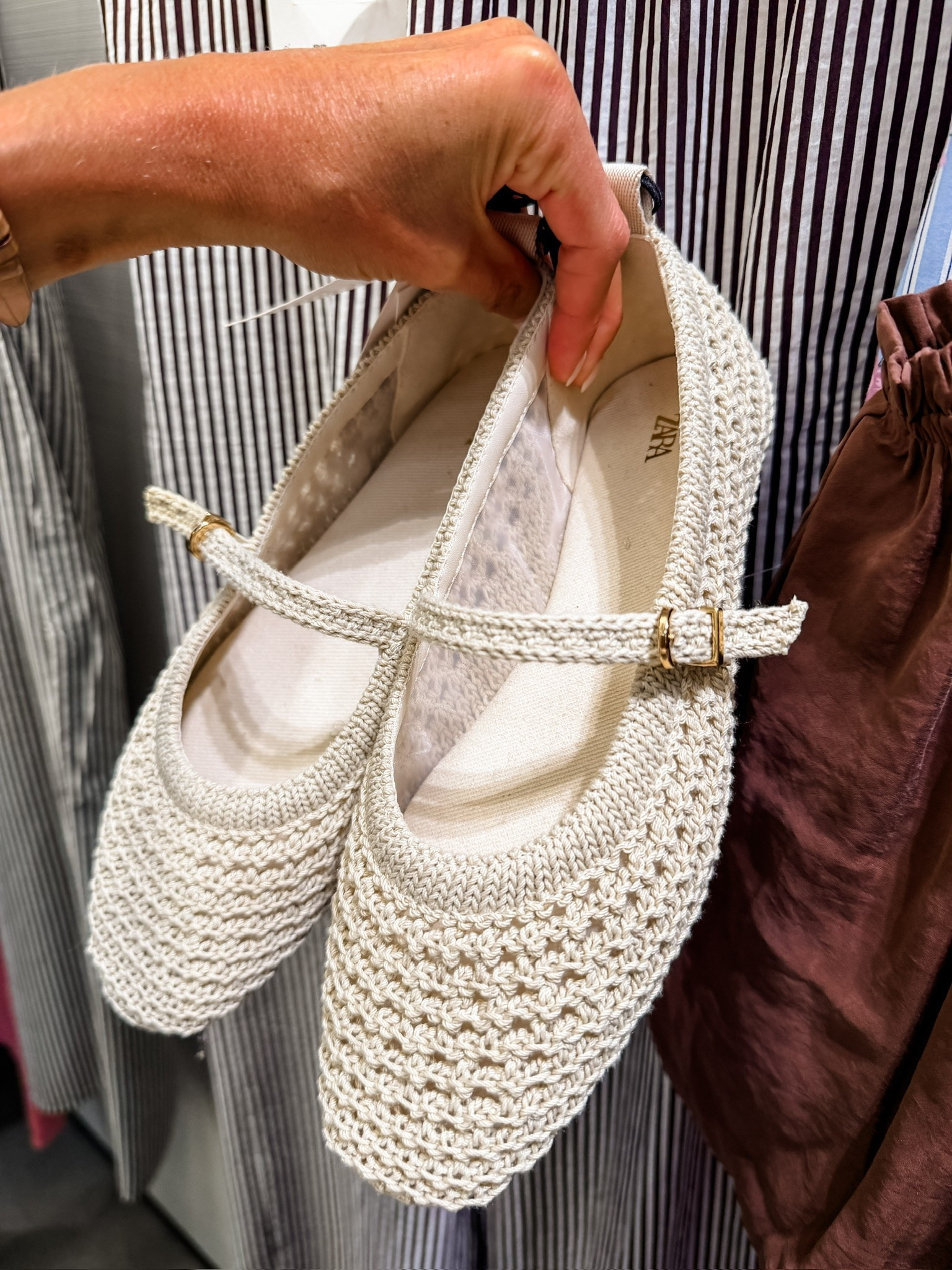 These flats are so great for everyday wear this summer!

Loverly Grey, Zara, cream ballet flats, crochet ballet flats