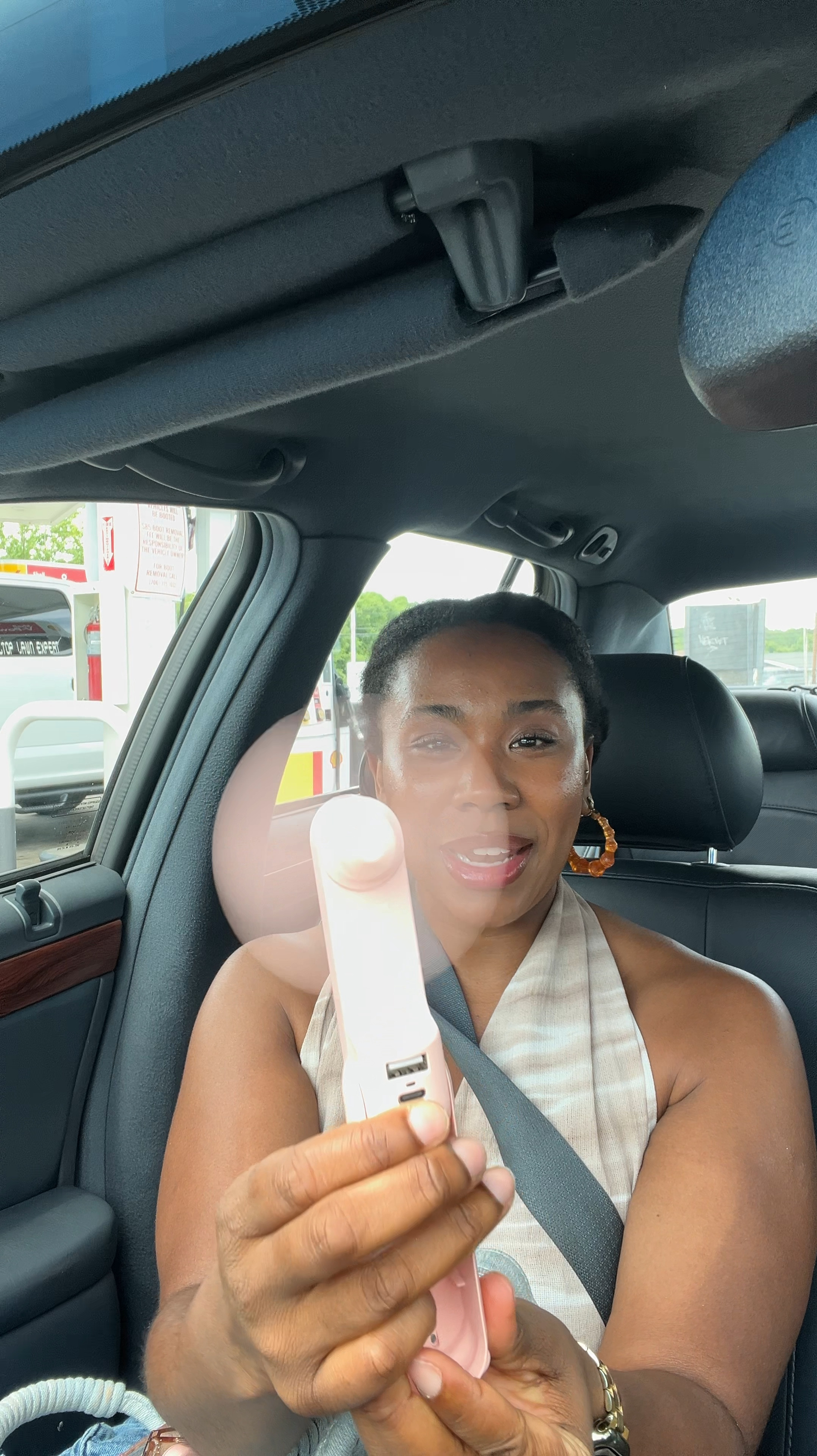 Love this portable fan! Perfect for the summer heat, bbqs and outdoor festivities. Collapsible and fits into my tiny purse! 