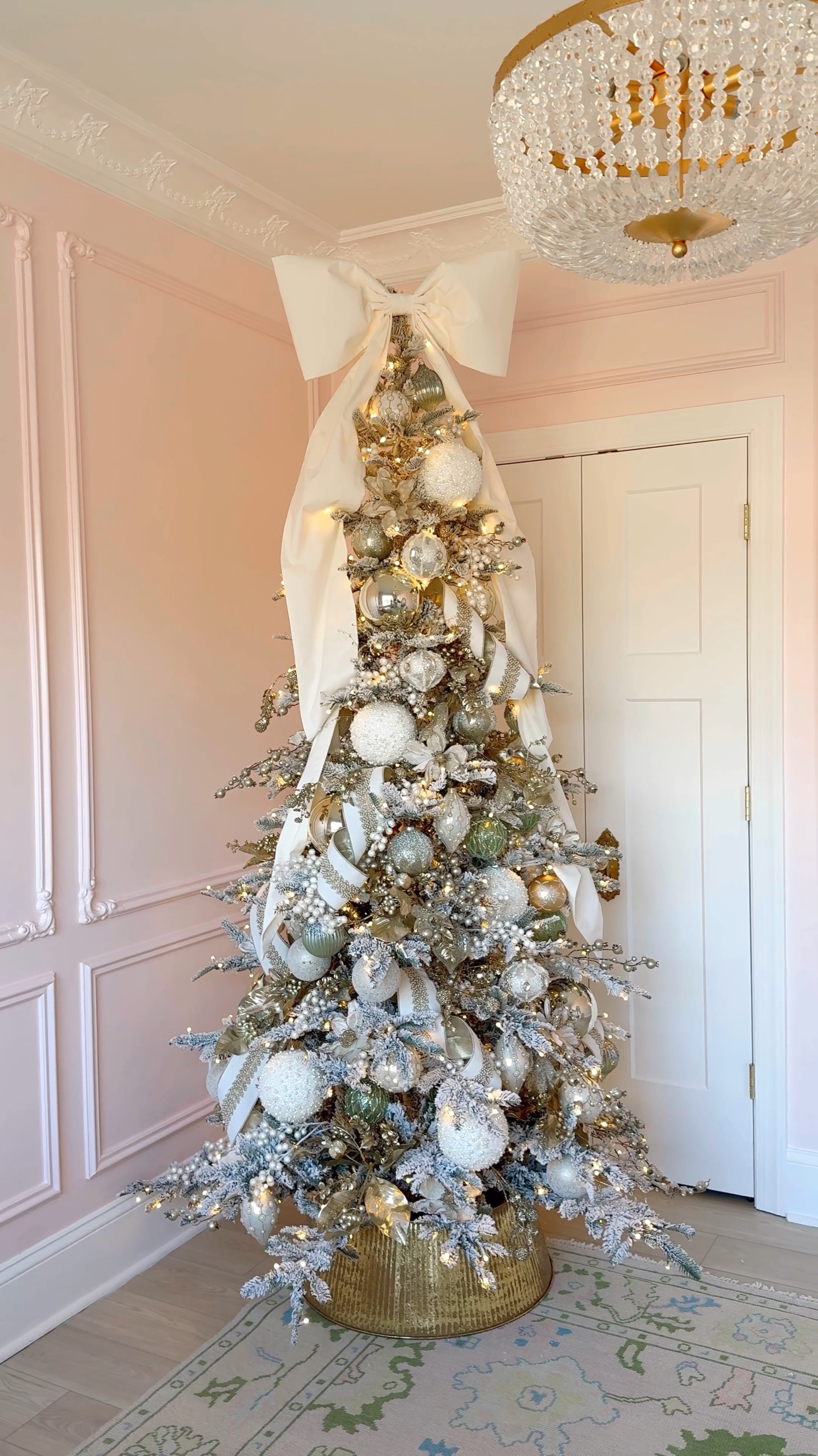 Pink room christmas tree
Glam christmas
Maximalist
Wall moulding
King of christmas
Bow tree topper by elizabethdavisdesigns
Middleton pink
Oushak rug
Chandelier
Christmas tree
Pink christmas decor
Pink and green 


#LTKHome #LTKFindsUnder100 #LTKFindsUnder50