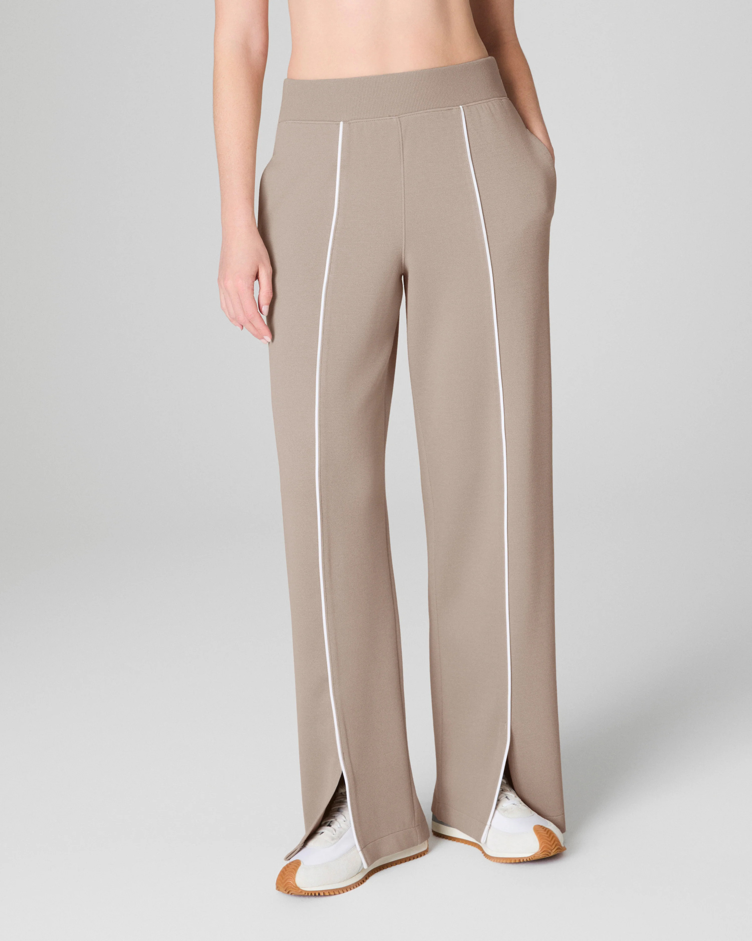 AirEssentials Straight Leg Pant – Lightweight & Travel-Ready | SPANX | Spanx