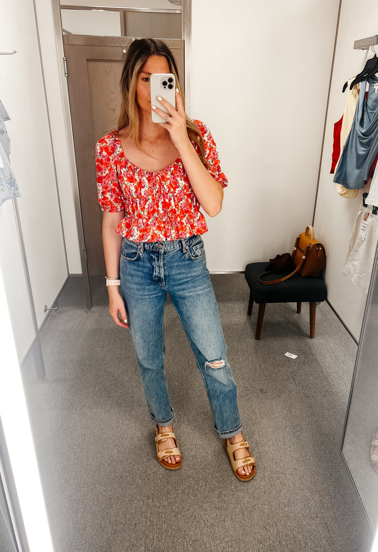 Red is having a moment and loving this floral top! So cute to wear with jeans, shorts or a skirt to wear all summer long! Wearing an xs. 



Summer style
Floral top
Farmers market outfit 
Baby shower outfit 
Dinner outfit 
Weekend outfit 
Shopping outfit 


#LTKStyleTip #LTKFindsUnder100 #LTKShoeCrush