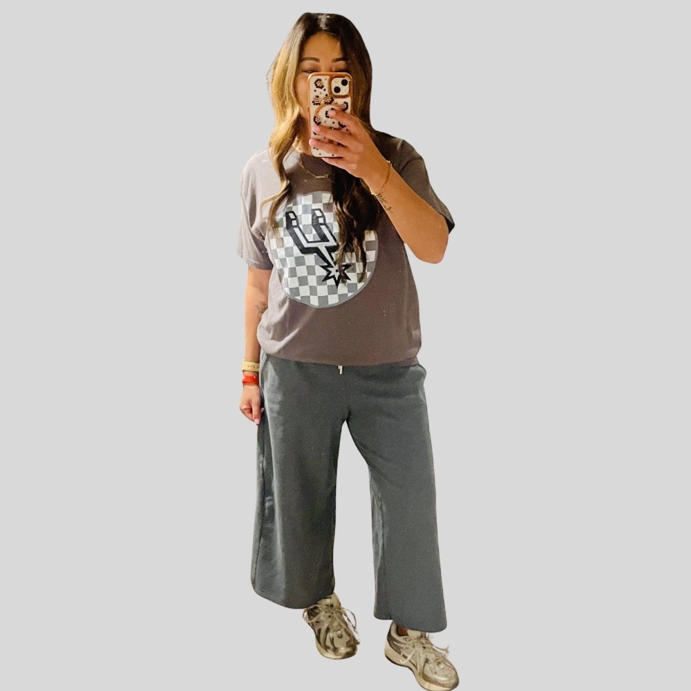 Since the Red Raiders are done, guess I’ll root for Los Spurs now 😏

#LTKActive #LTKPetite #LTKootd