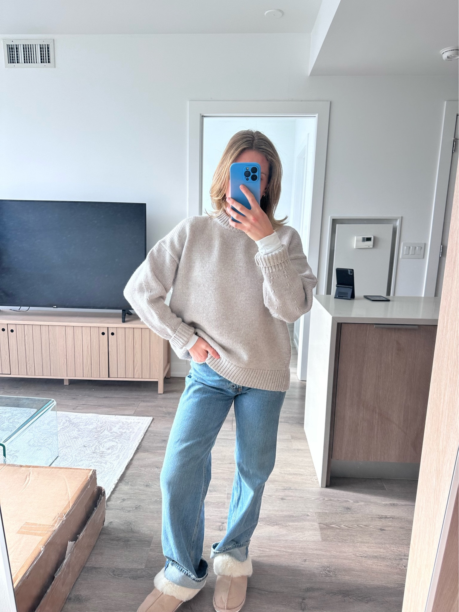 A capsule wardrobe outfit that works every time! #capsulewardrobe #betterfewerpieces #breakyourbudget

#LTKWorkwear #LTKStyleTip