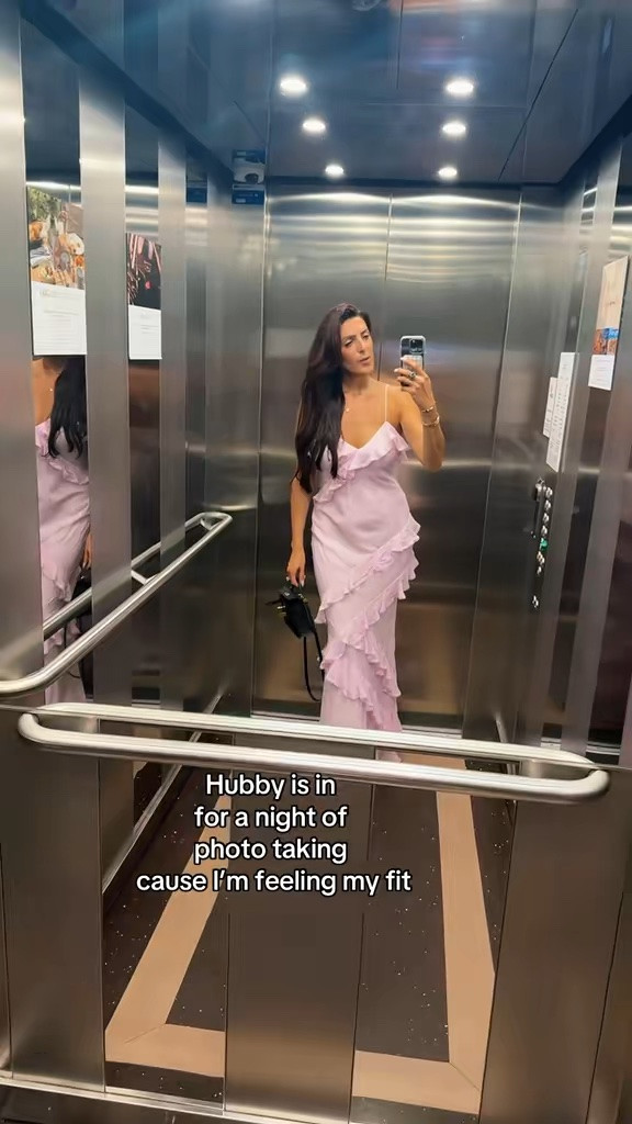 Pinky for my red carpet debut 💖

#LTKgrwm #LTKootd #LTKTravel