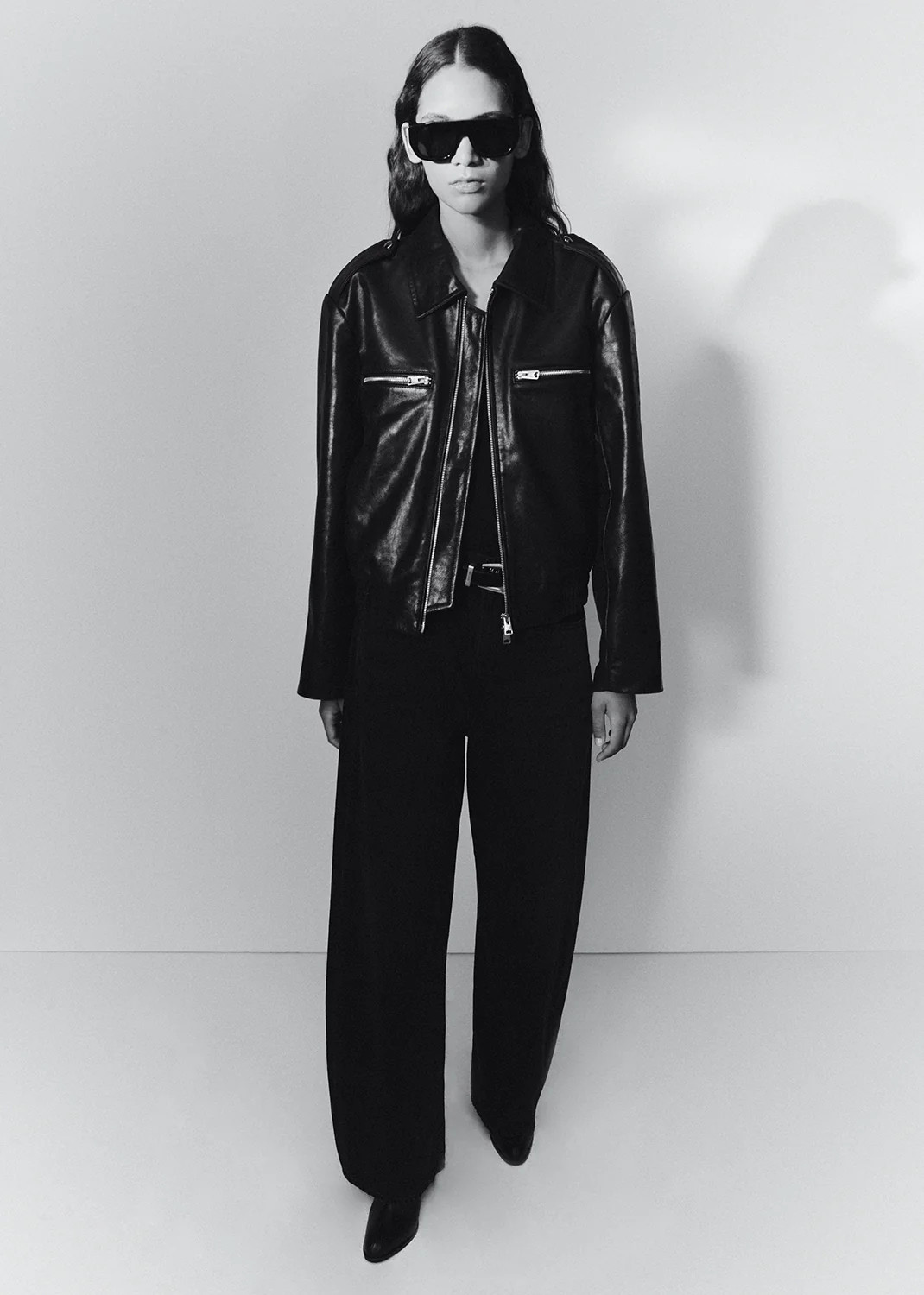 Low Curve Jean in Black Tar | AGOLDE