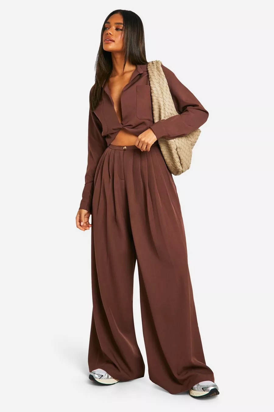 Woven Low Rise Extreme Wide Leg Pleated Trouser | Boohoo.com (UK & IE)