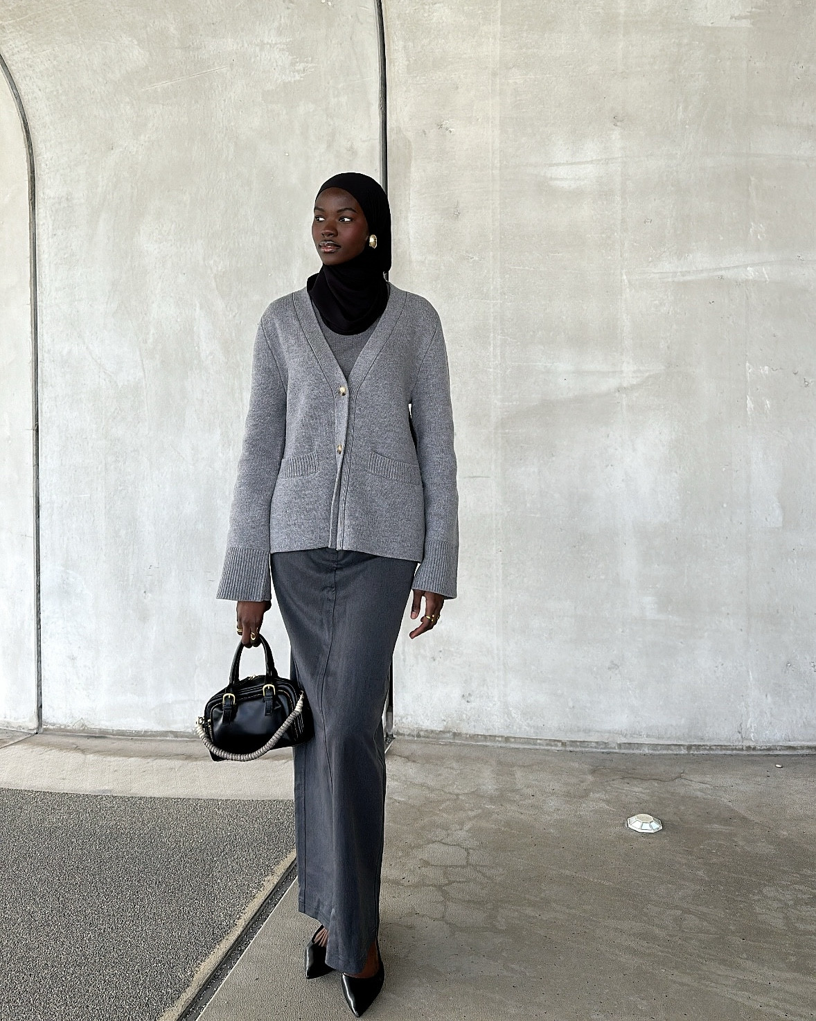 My skirt is from Zalando (MB121B05Z-C11) I linked a similar one from Cos 
Bag old collection from Zara

#LTKeurope #LTKautumn #LTKmodest