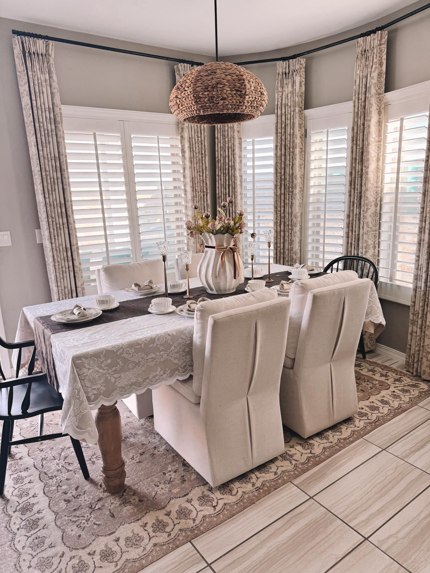 I found a few moments between this busy weekend to start setting the mood and my table for Valentine’s Day. Not quite finished but I’m happy with the start of it. I’m happy this year Valentine’s Day falls on a Saturday so I can spend the whole days with my loves! I’ve never been in to the holiday but I love spending the day with my family and eating heart shaped pizza and a sweet treat or two. Pizza on Valentine’s Day has always been a fun and simple tradition since I was little and carried that on with my girls. What is your favorite thing about Valentine’s Day? 

#tablesetting #tabledecor #tabletopdecor #tablesettingideas