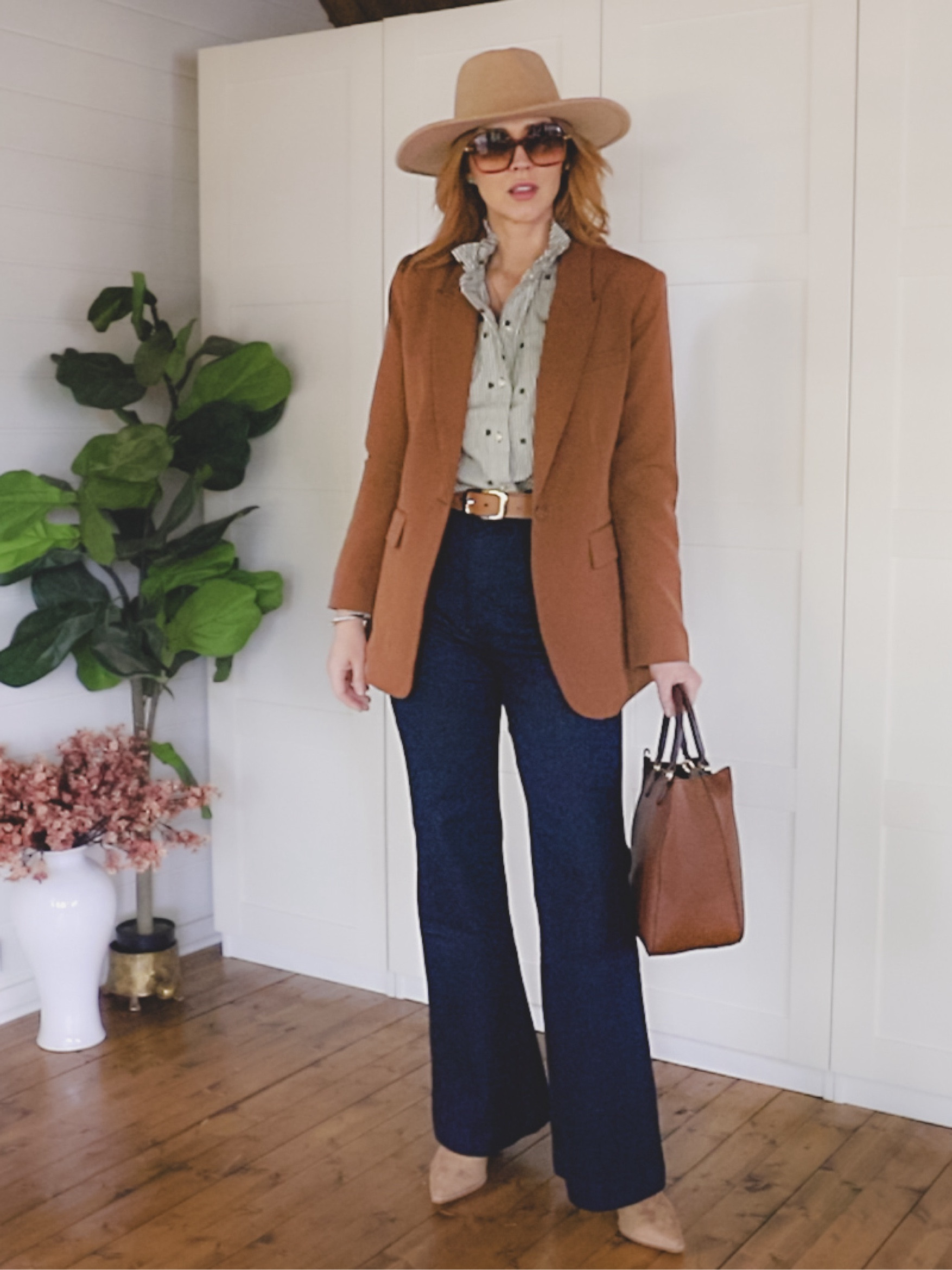 You won’t believe these are from Walmart 😳 fall style made simple! Layer to your taste but this look is me to a T 😉


#fashionover40 #Easystyle #momstyleblogger #Budgetstyle #angelabraniff  #fallstyle #FallOutfits 
@Walmart  #WalmartFinds @WalmartFashion #WalmartFashion 



#LTKSeasonal #LTKStyleTip #LTKFindsUnder50