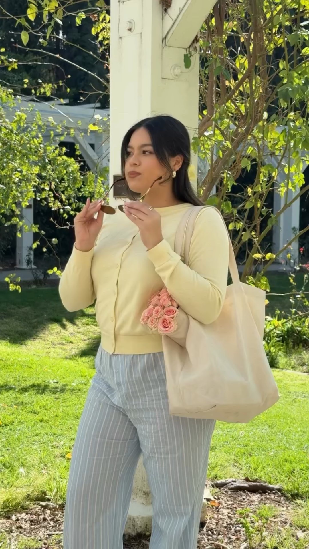 Yellow cardigans and boxer pants are my thing ✨

Comment outfit details 🔗
#springfashion #springoutfit #outfitiworetoday #todaysoutfit #worethistoday