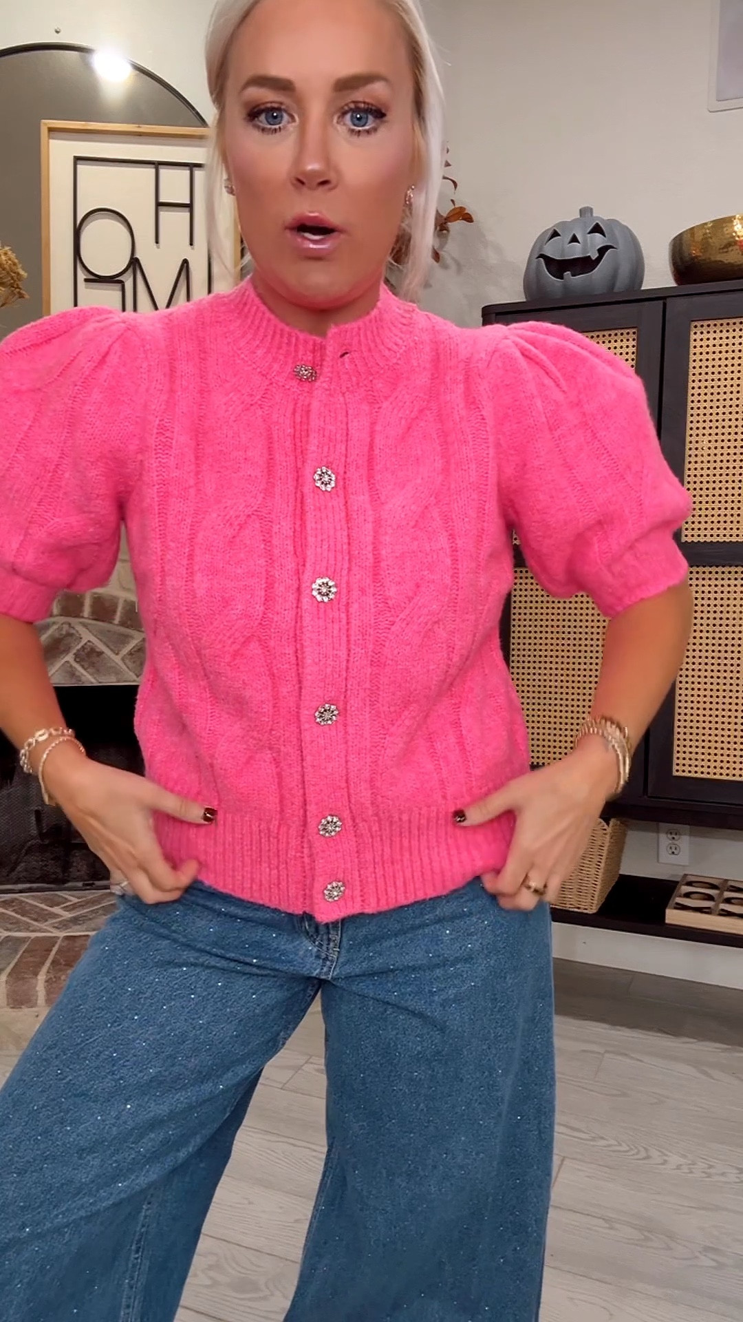 Size small on top, size 8 in jeans 