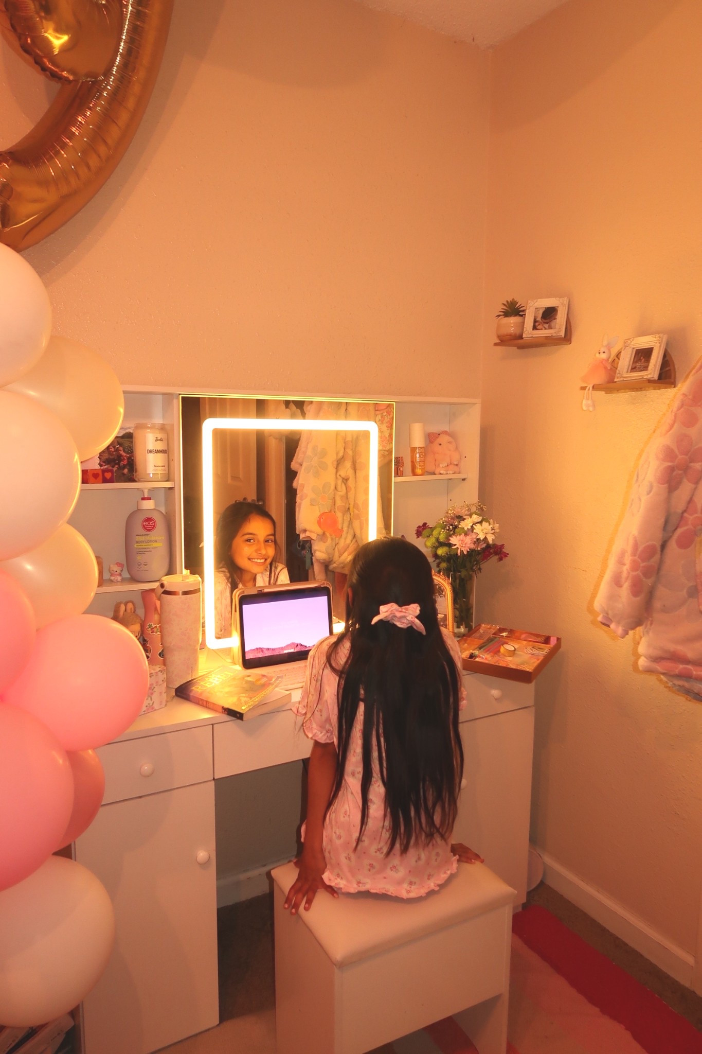 vanity mirror 💖✨

#LTKgrwm #LTKHome #LTKValentine