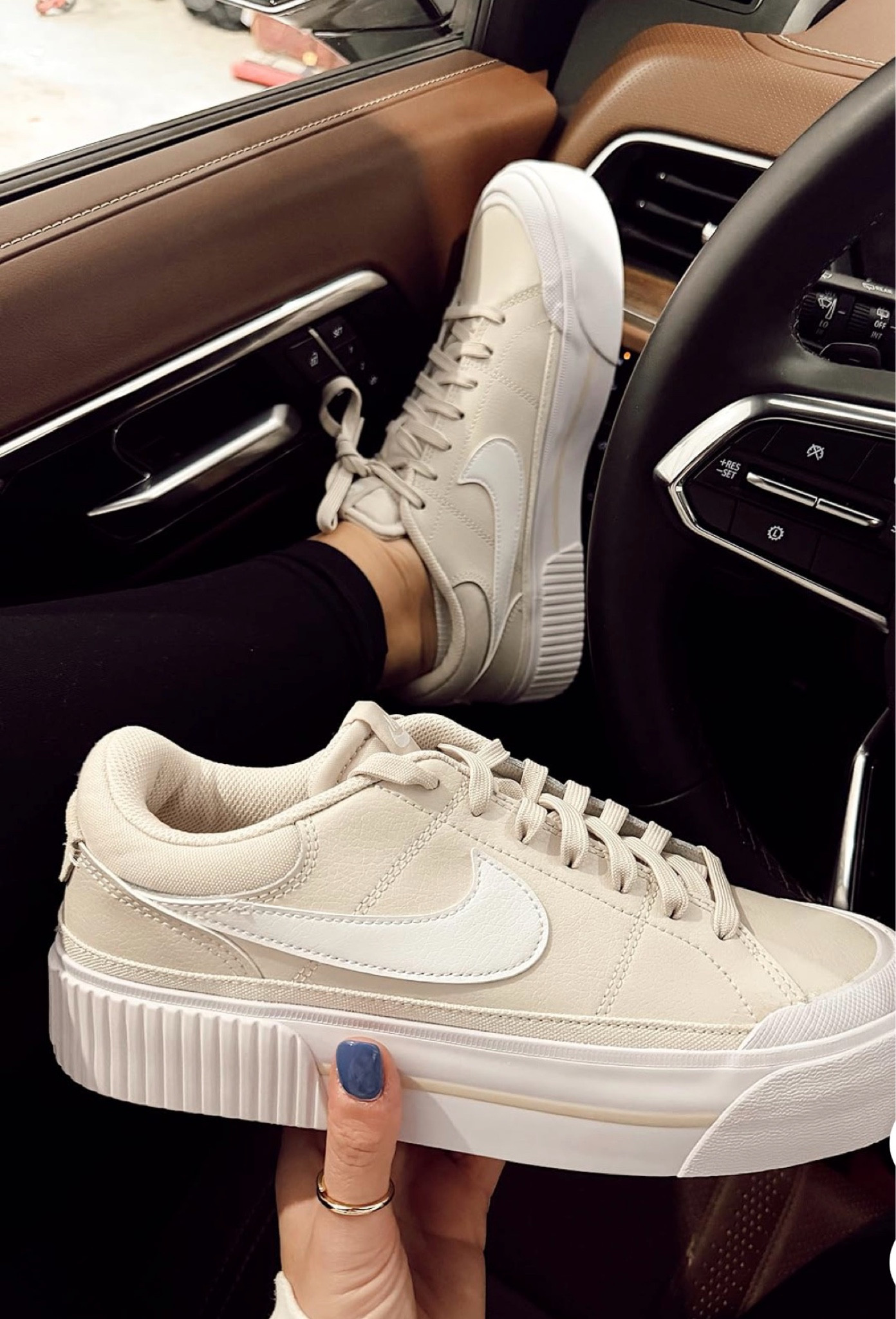 These comfy Nike shoes are perfect for daily wear. Found them on Amazon and absolutely loving them!

#LTKootd #LTKdayinmylife #LTKgrwm