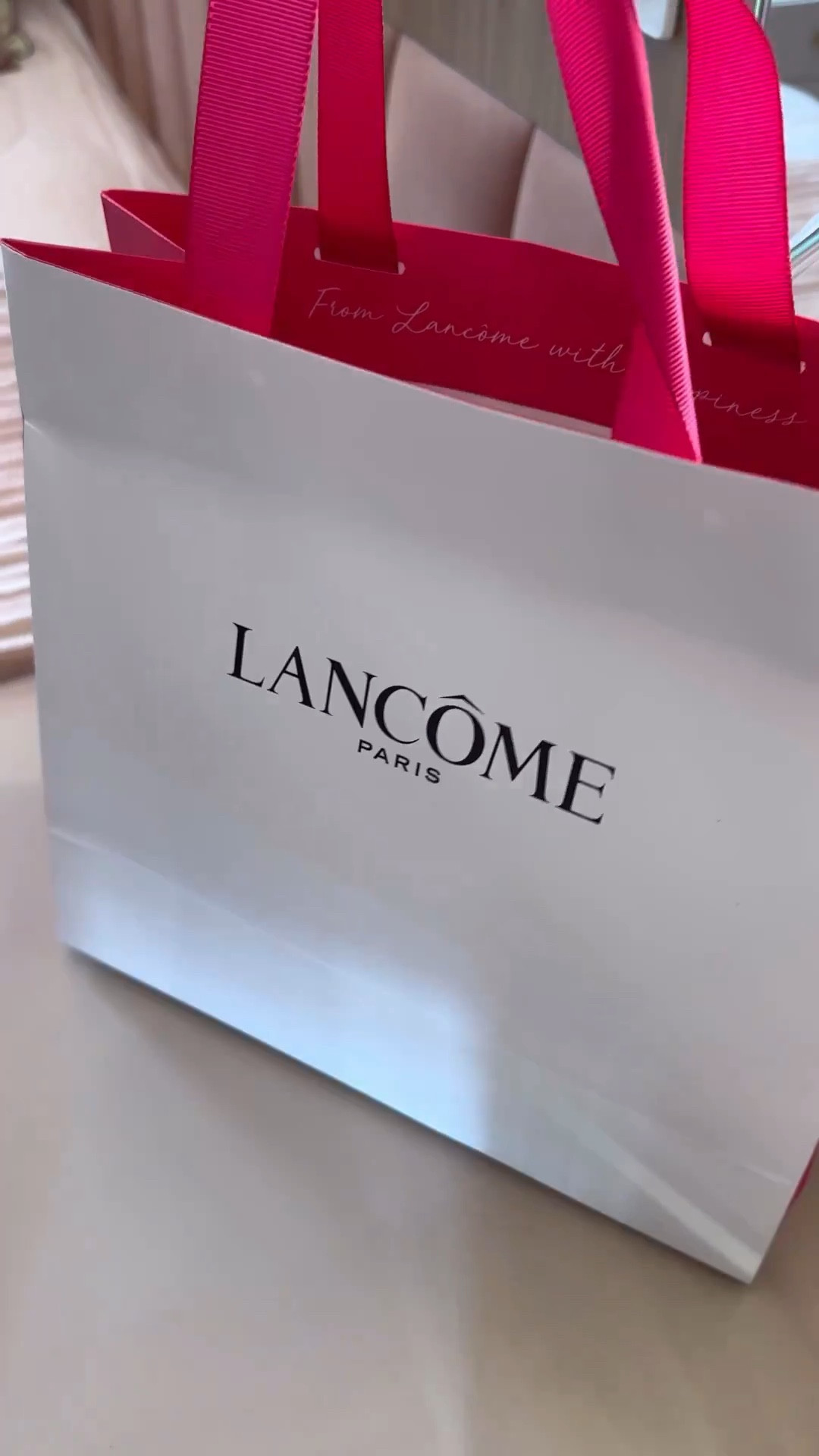 Perfume Lancôme La Nuit Tresor Fluer de Nuit Lancôme é um floral feminino, mas confesso que pra gostar desse perfume tem que amar um perfume doce, por que a nota de chantilly sobressai muito por aqui!

#LTKbeauty #LTKbrasil