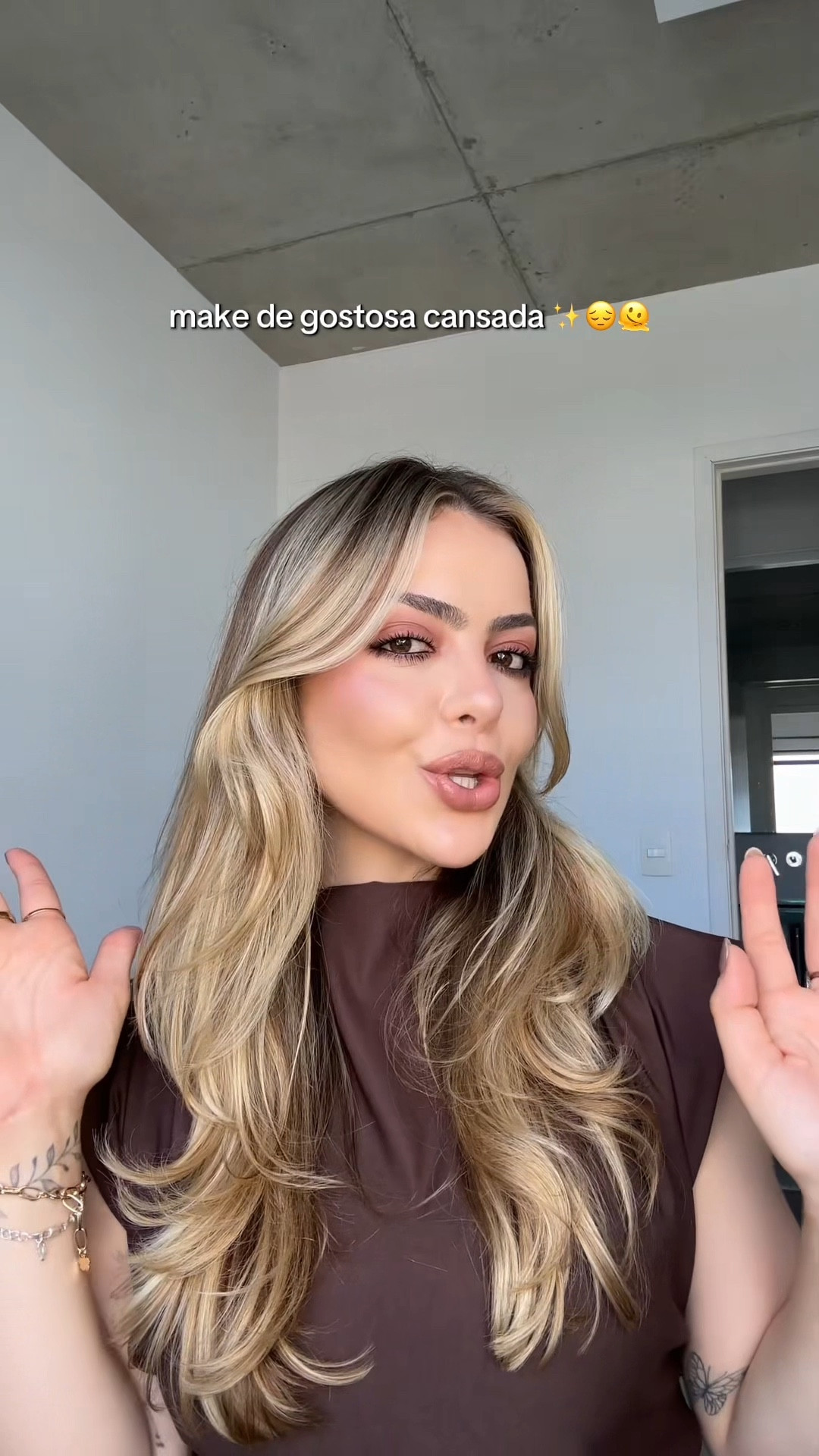 Sabe quando você tá com pressa mas não quer sair desarrumada? Ou então quando você só está com preguiça mesmo, mas não pode deixar sua skin gostos@ de lado? 

Essa é a make que você vai fazer ✨😍


#LTKbeleza