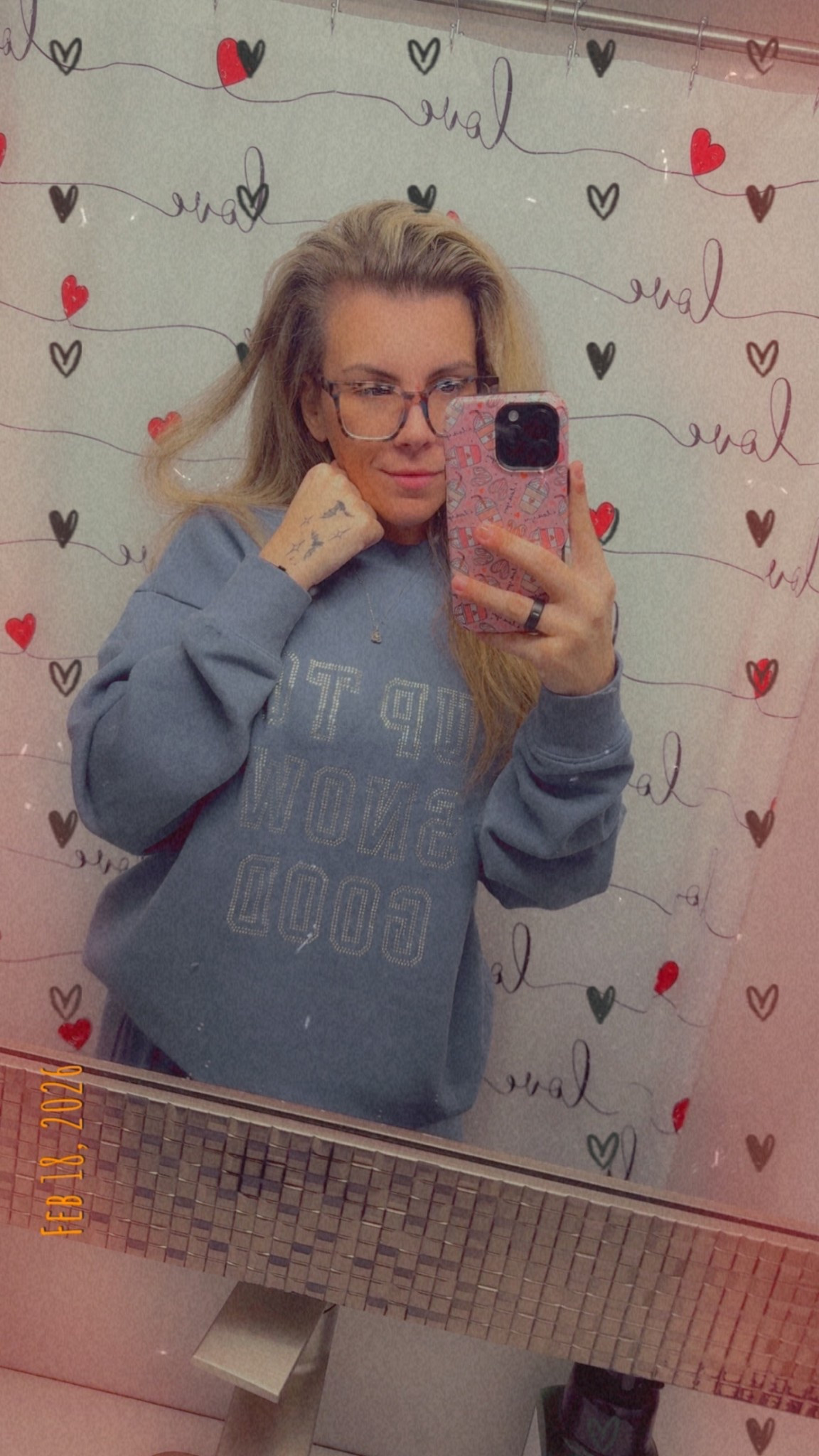 VS Pink matching sweats will forever be a closet staple for me. Northeast blizzard conditions with 3 kids are stable 🐴 🤣

#LTKmomlife #LTKdayinmylife #LTKSeasonal