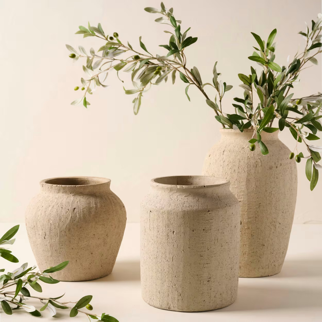 Small Textured Adrienne Vase | Magnolia