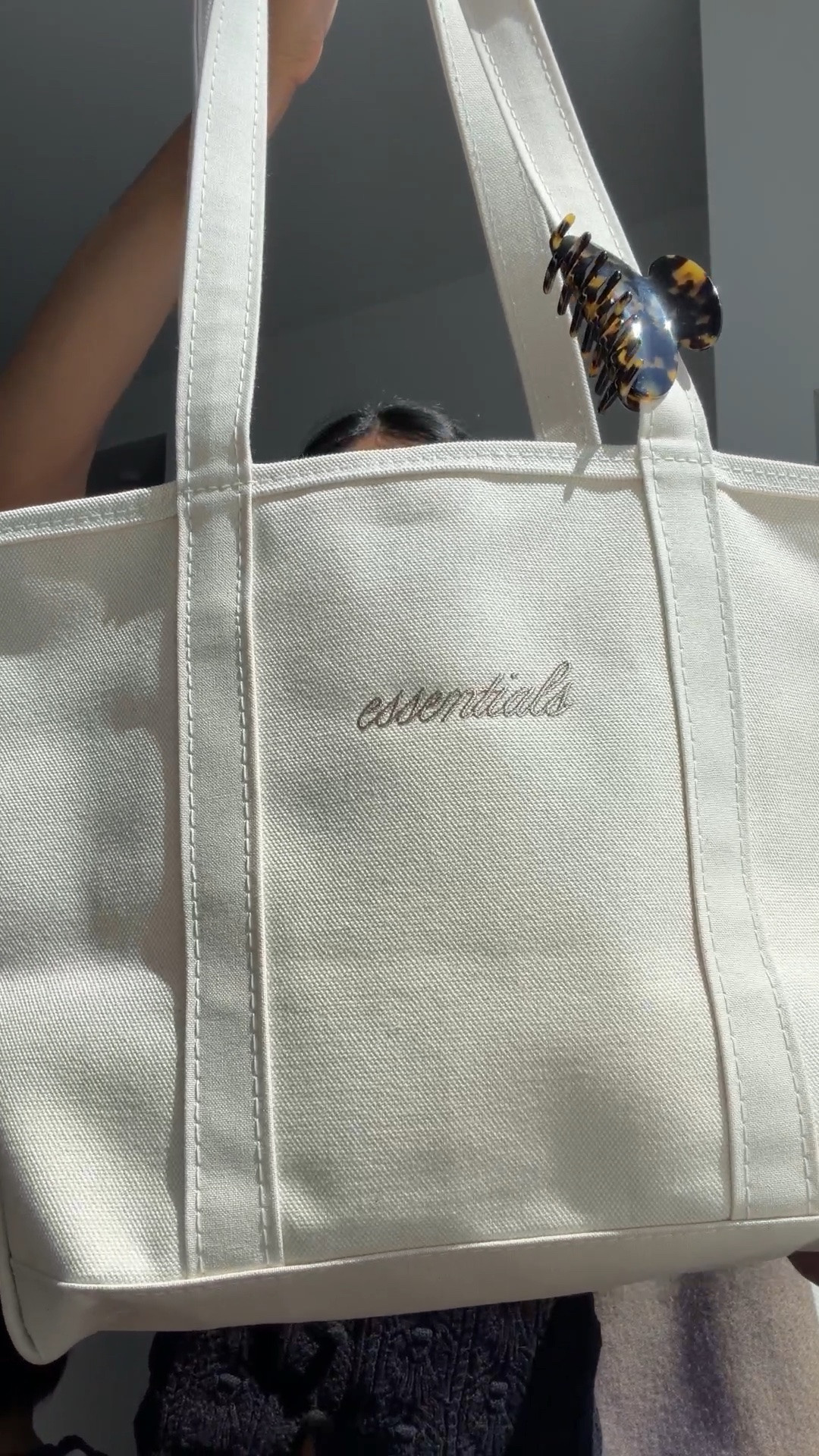 New tote bag for summer! Bag details:
- size medium
- long straps 
- zip top
- embroidered in “thin script” taupe