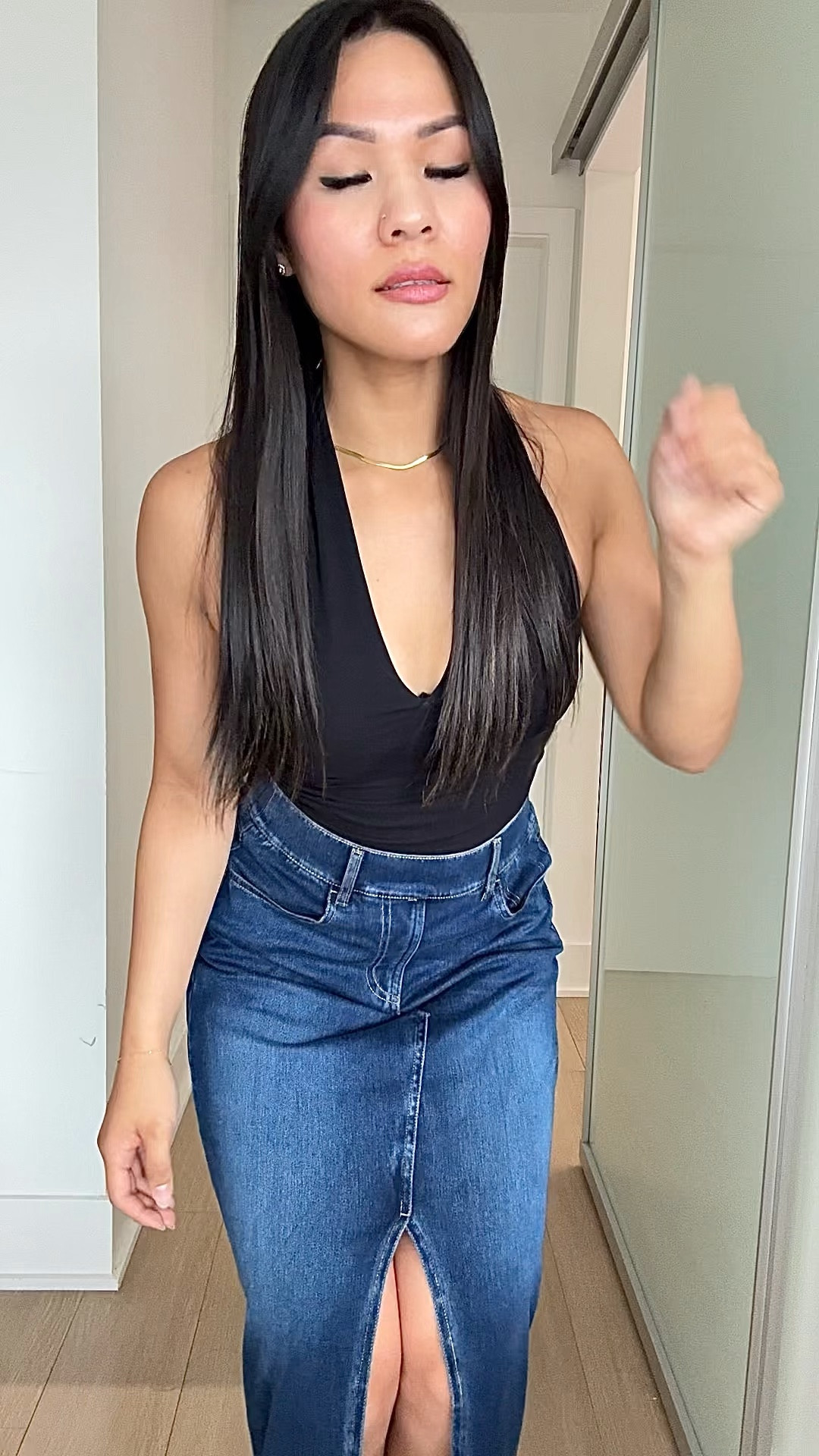 Believe it or not, it’s my first time wearing a midi denim skirt, and I’m absolutely blown away by this one from @halara_official. This denim skirt is incredibly feminine with its front slit, spacious pockets and wonderfully stretchy material-it’s just perfect 💙💙

Size Reference: 
Weight: 128lbs 
Height: 5’3
Size worn: S 
Fits slighter bigger, recommend sizing down. 

****Save 15% with SIMPLY015*****


#LTKsummer #LTKcanada #LTKstyletip