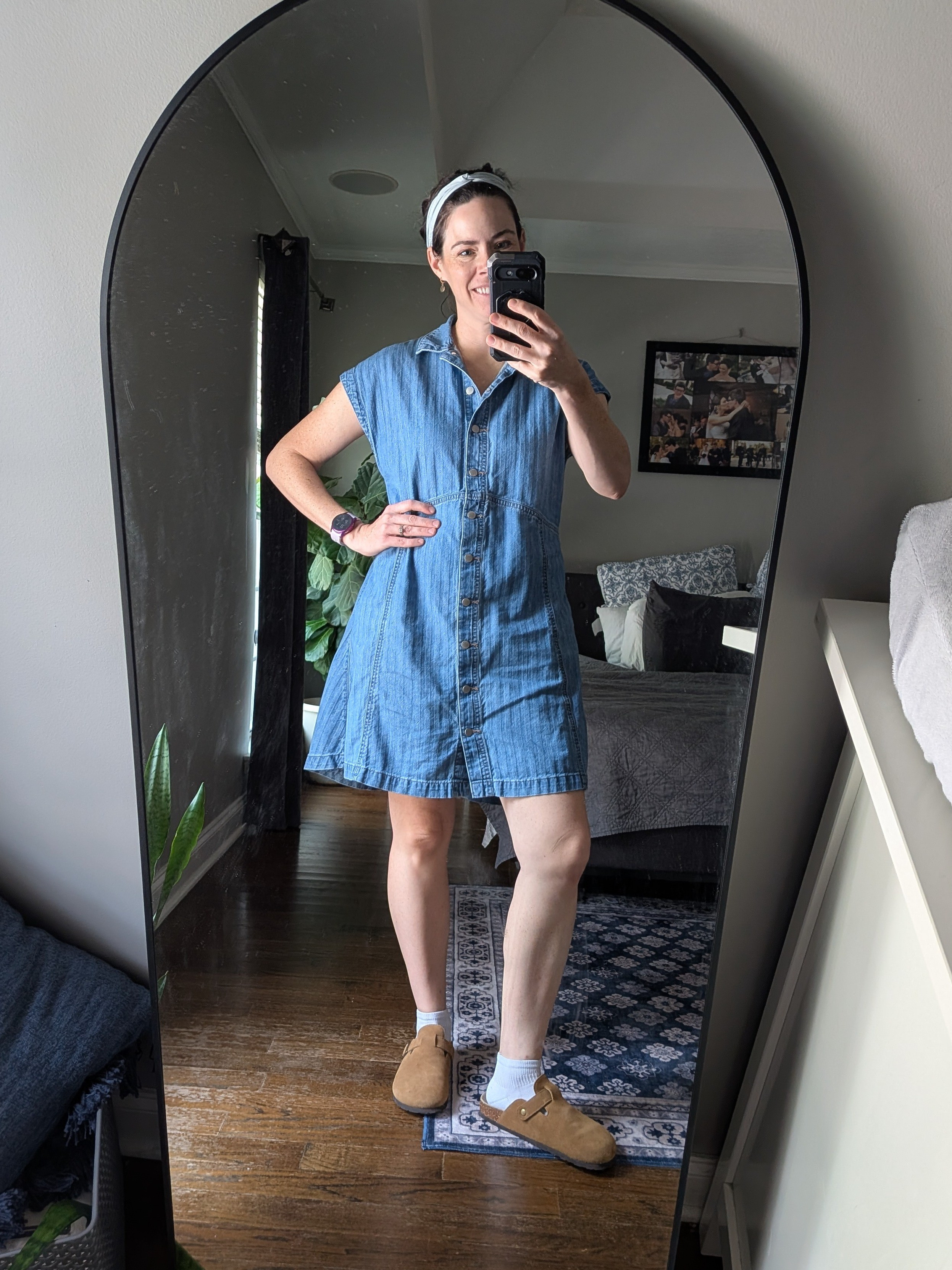 Easy mom outfit that still feels put together 🤎Wearing a soft denim button-up dress (size M, 5’9” / 160 lbs) styled with suede clogs + gold earrings—comfortable, flattering, and runs true to size. #momstyle #everydayoutfit #casualcute #ltkstyle

#LTKootd #LTKgrwm #LTKmomlife