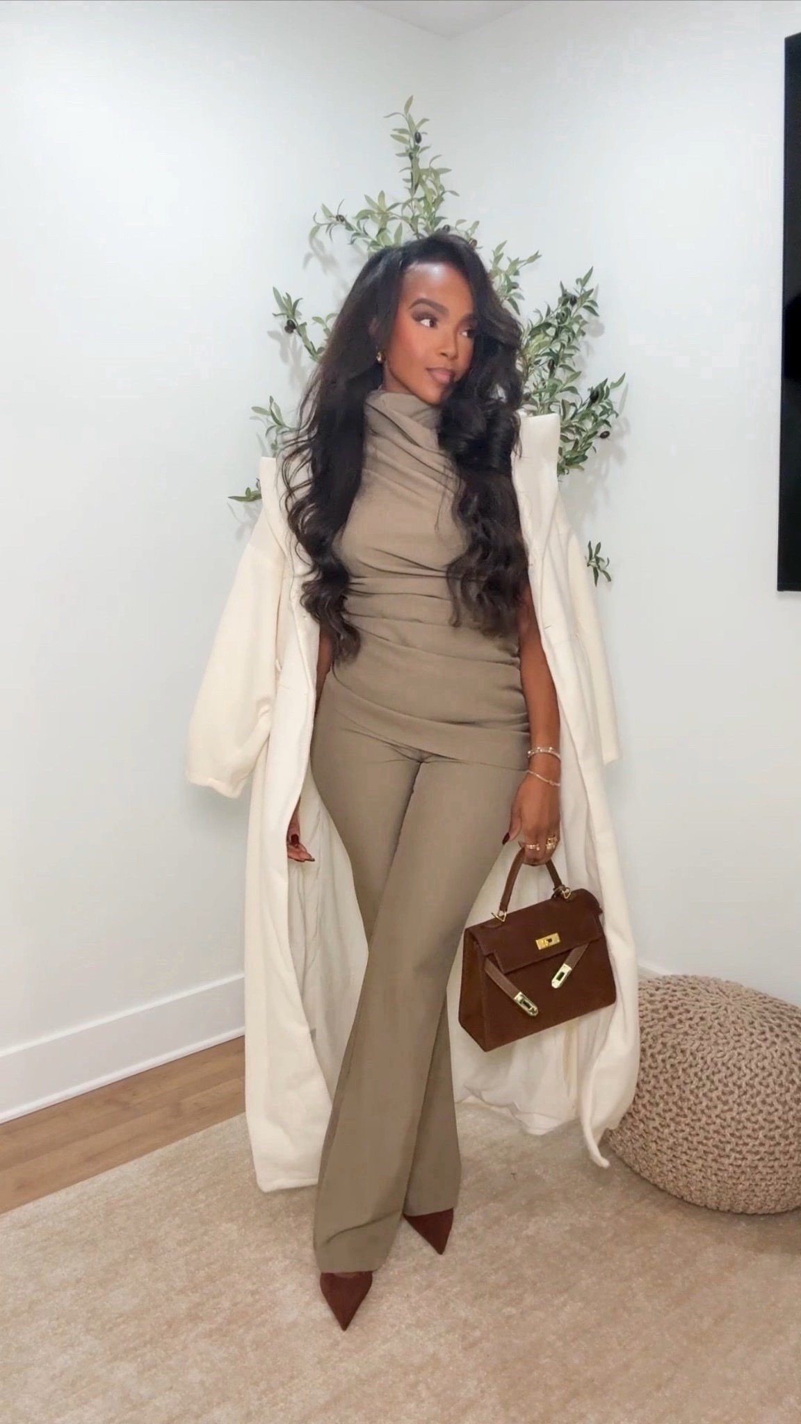 Scroll to shop 🤎  

Perfect for dinner dates, fall events, or an elevated neutral moment.  

Follow me on Instagram and YouTube @kirasfashionfinds  