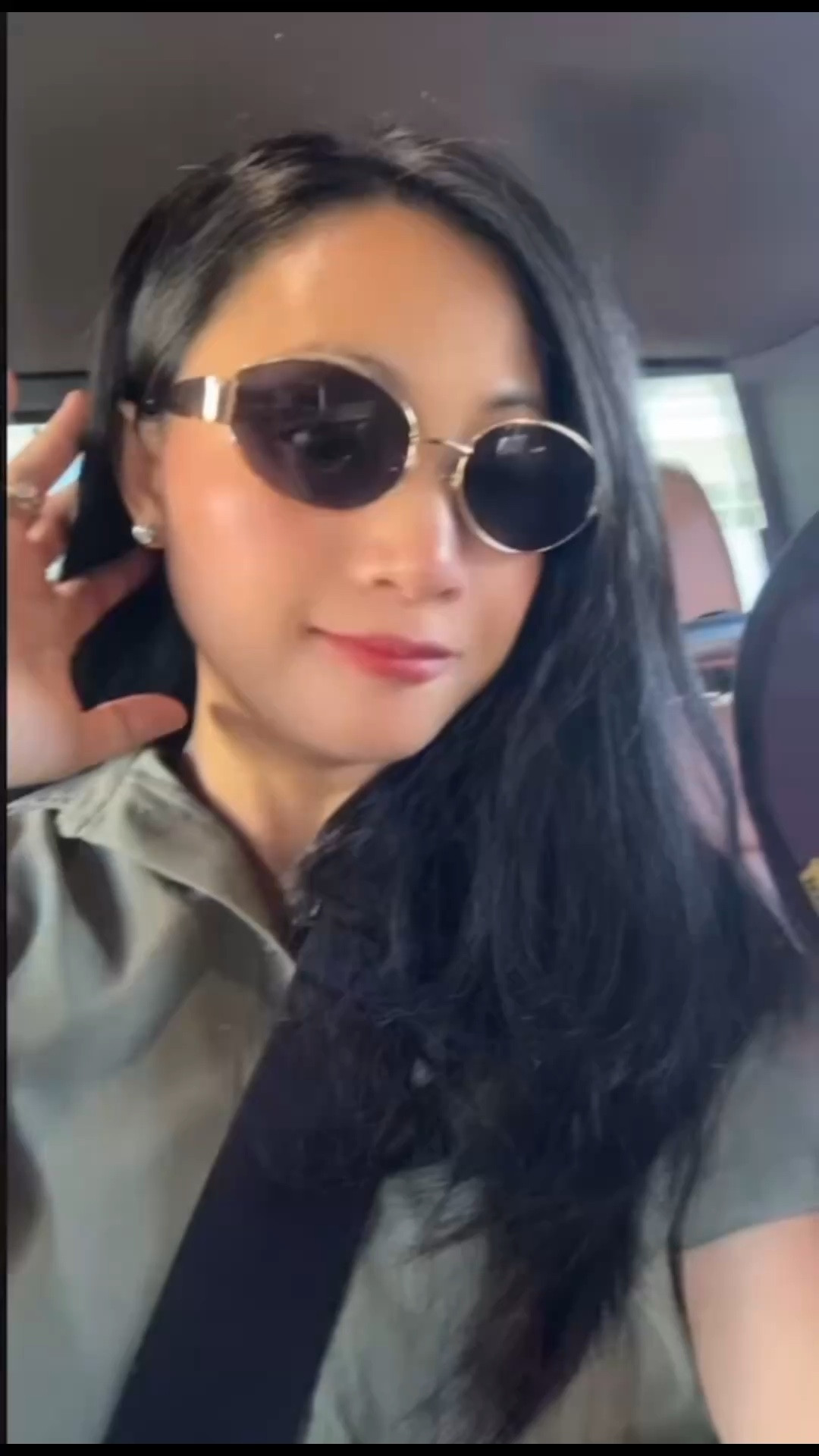 Retro oval sunnies I’ve been wearing nonstop lately 😎 Such a chic designer-inspired look without the designer price. Linked here!

#LTKPlusSize #LTKgrwm #LTKMidsize