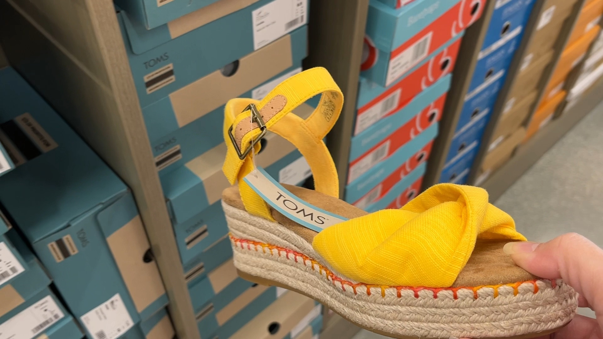 I found the cutest bright yellow women’s espadrille sandals for Summer! And, they come in other colors too!

DSW sandals | Toms women’s shoes  | wedge sandals | Summer shoes | Platform sandals | fabric sandals

#LTKFindsUnder100 #LTKShoeCrush #LTKVideo