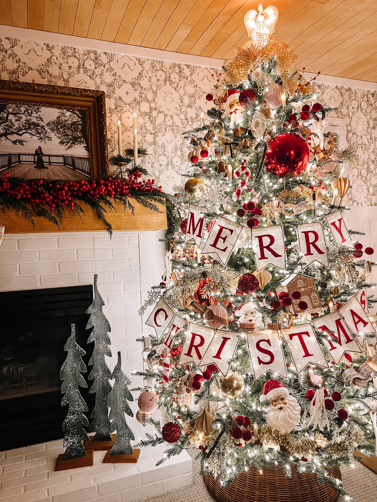 My favorite tree ever 🎄

#LTKhome #LTKHoliday #LTKSeasonal