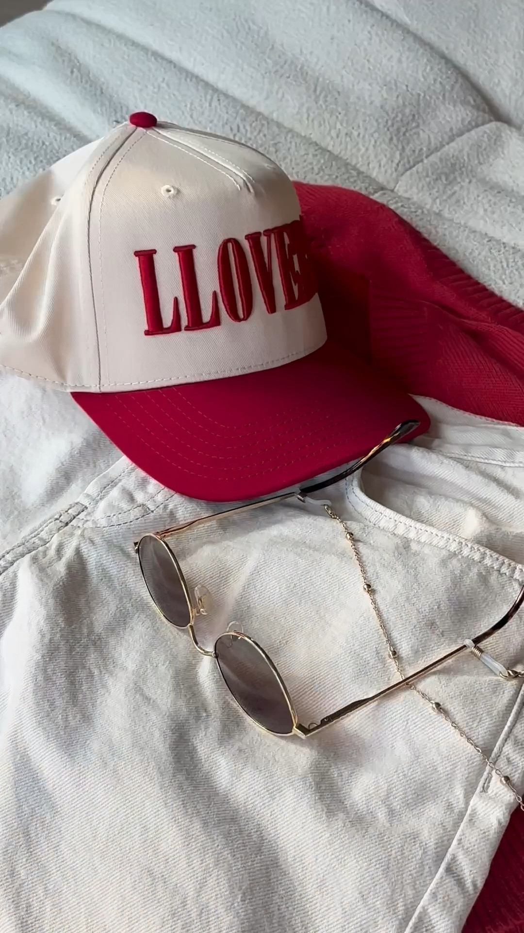 The color of summer ♥️ loving these denim shorts from Nordstrom that are on sale right now + the pops of red with the trucker hat and linen vest. 



#LTKVideo #LTKfindsunder100 #LTKstyletip