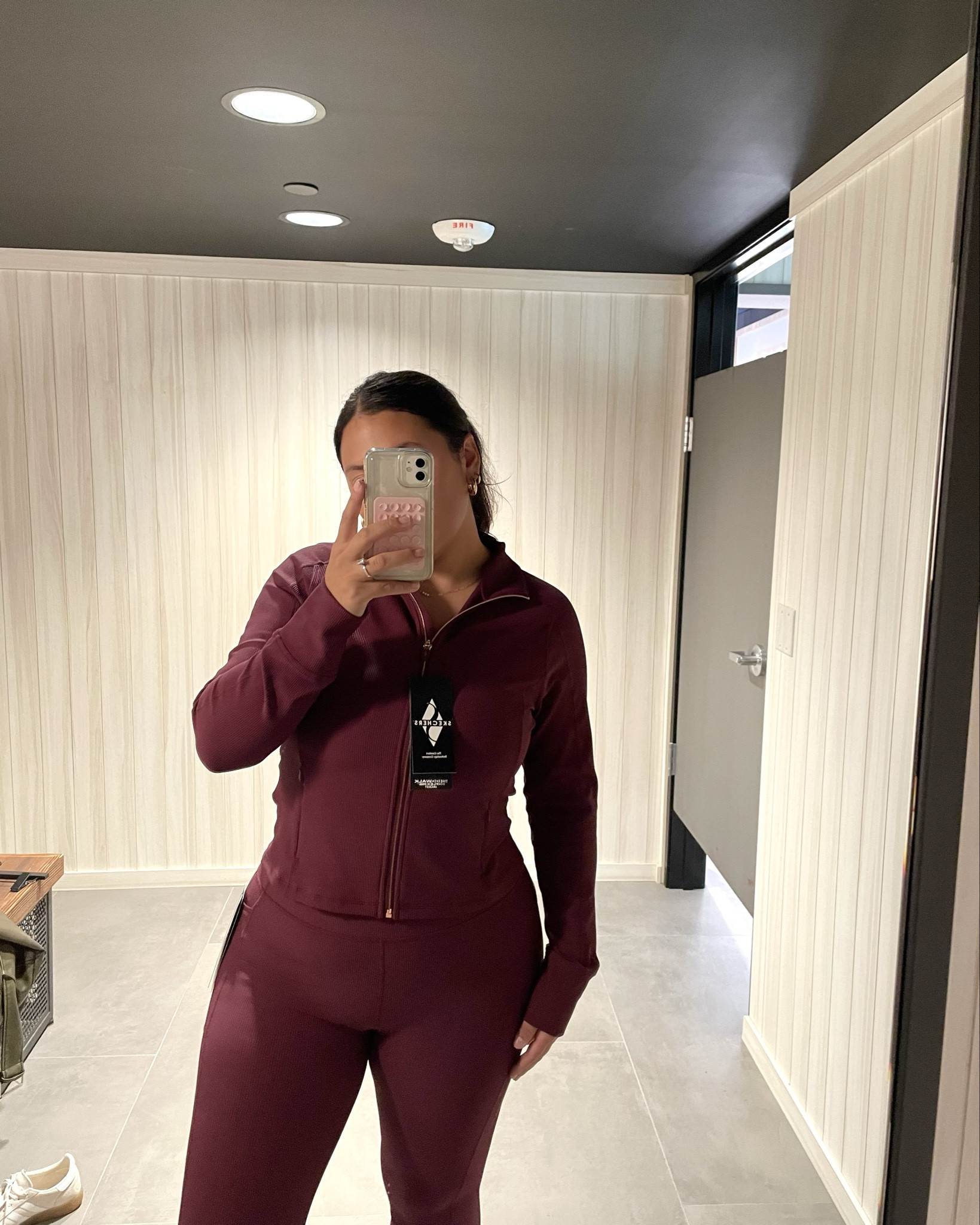 Super cute ribbed workout fit from Skechers. Obsessed with this color wearing a size large in the leggings and medium in the full zip. 

#LTKFitness #LTKSaleAlert #LTKFindsUnder50