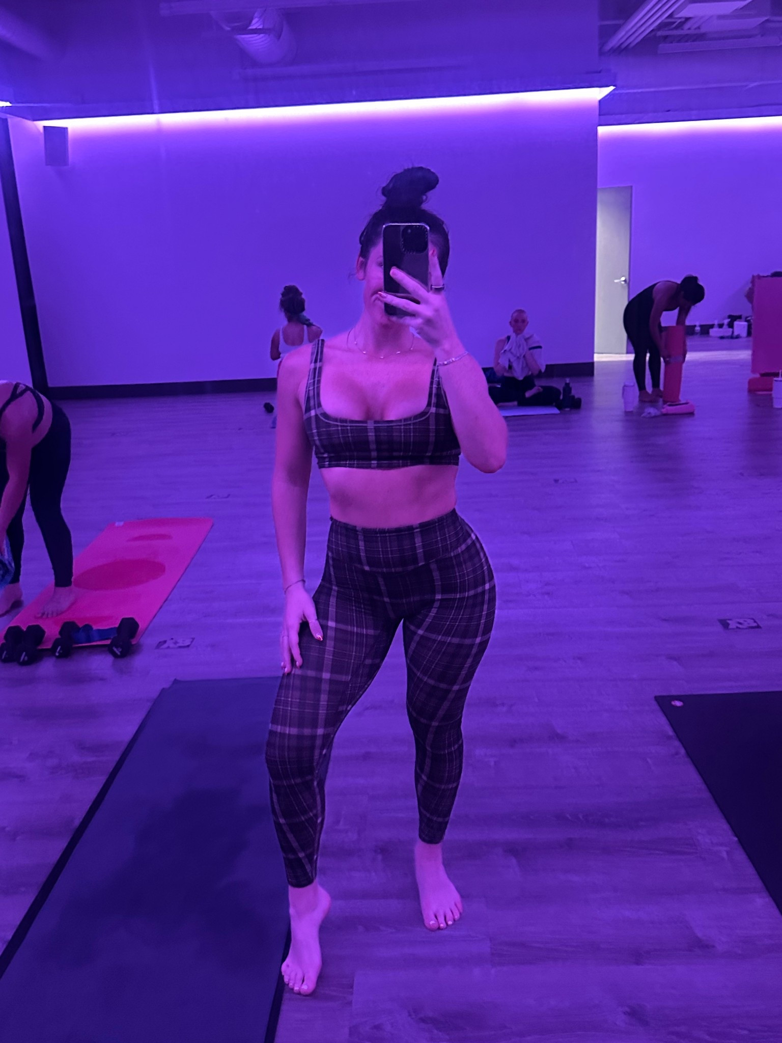 VALARIE10 to save $

Wearing S pants & M top! 