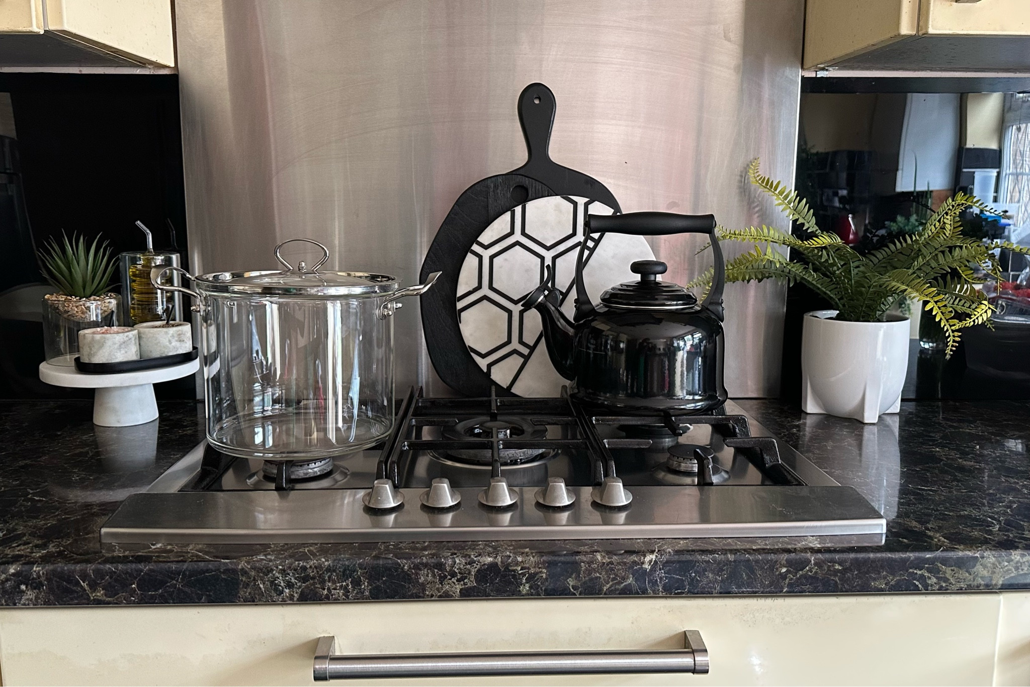 How to Style Around Stove Top 

#LTKhome #LTKSale #LTKeurope