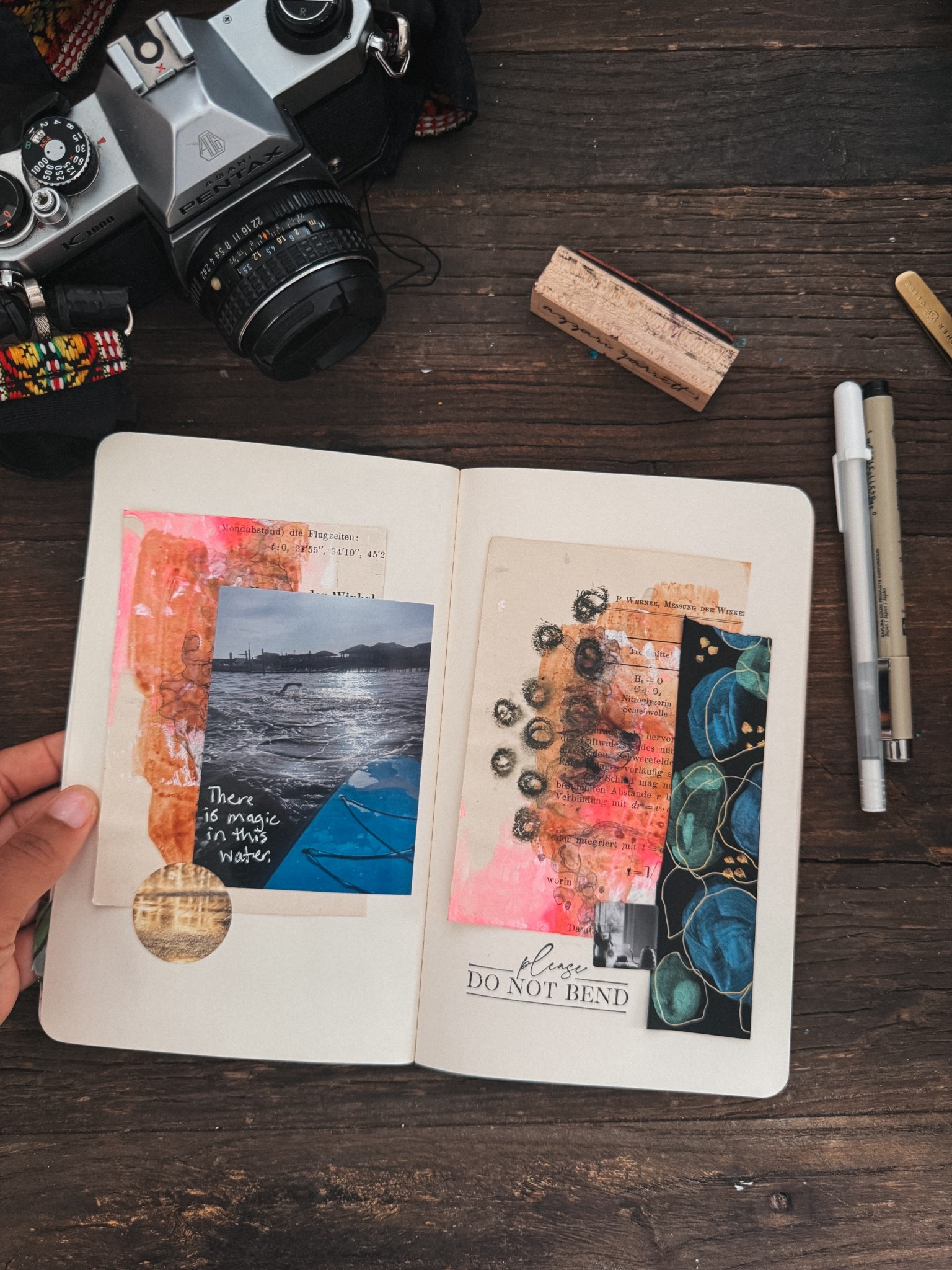 Art journaling in this small Kraft journal ❤️