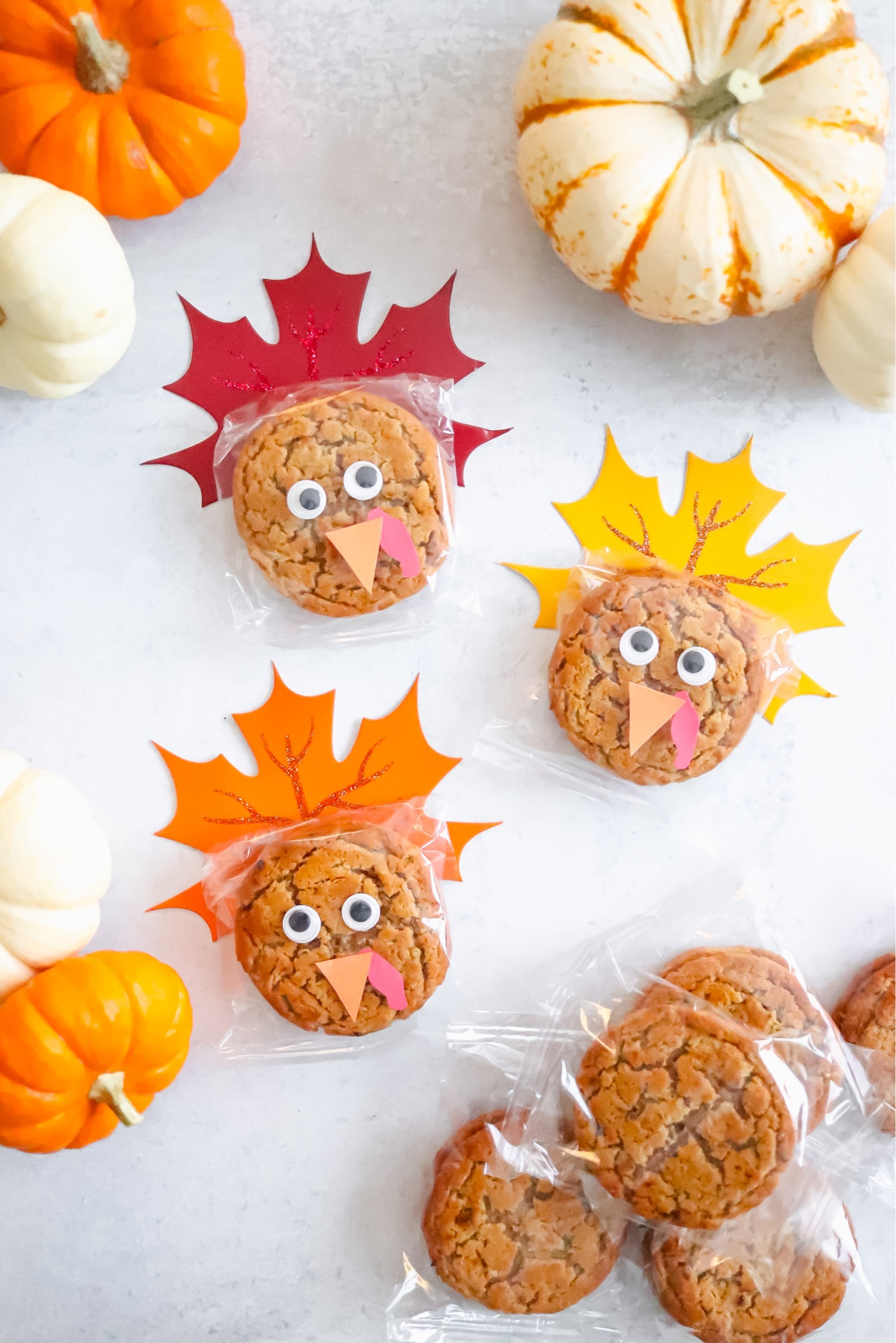 DIY Oatmeal Creme Pie Turkey Treats

Thanksgiving snack / Thanksgiving treat / Turkey treat / thanksgiving diy / little Debbie 

#LTKSeasonal #LTKKids #LTKHoliday