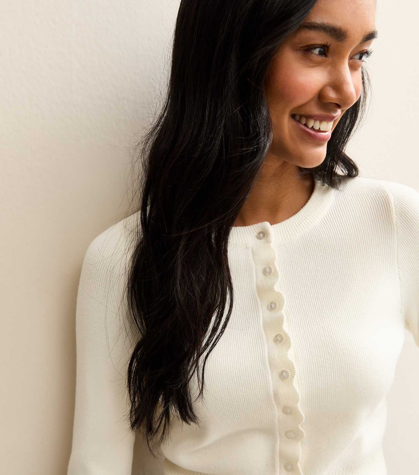 Cream Scalloped Trim Compact Knit Cardigan | New Look | New Look (UK)