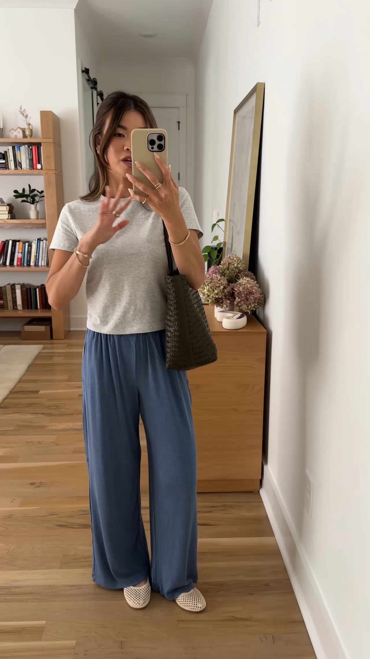 This @abercrombie tee is so comfy and comes in a bunch of different colors! 

Sizing info:
Abercrombie Essential Baby Tee (Size Small in Light Grey) 
Abercrombie Lounge Ribbed Wide Leg Sweatpants (Size XXS short in Cool Navy) 

Petite style, petite fashion, mom outfit, mom style, petite pants, petite outfit ideas, petite outfits, best pants for petite, petite lounge pants, spring style, spring outfits, beach outfits, vacation outfits, summer outfit, summer sweats, petite comfy pants, Abercrombie pants, grey tee, summer tee, everyday tee

#LTKootd #LTKSeasonal #LTKPetite