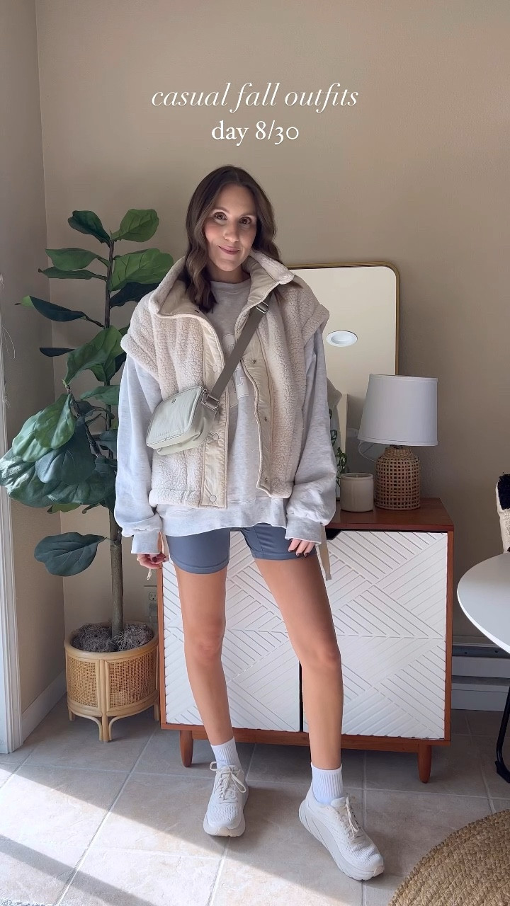 Casual fall outfits 8/30🍂 it’s pullover and bike shorts weather. The perfect combo for a Saturday morning coffee run! Linking the matching leggings too if that’s more your style! 

SIZING
pullover - size large
Shorts - small
Bra - small


30 days of outfits / bike shorts outfit / casual outfit / fall style / hoka sneakers / the bar sweatshirt  / fleece vest / FPmovement 

 


#LTKstyletip #LTKfitness