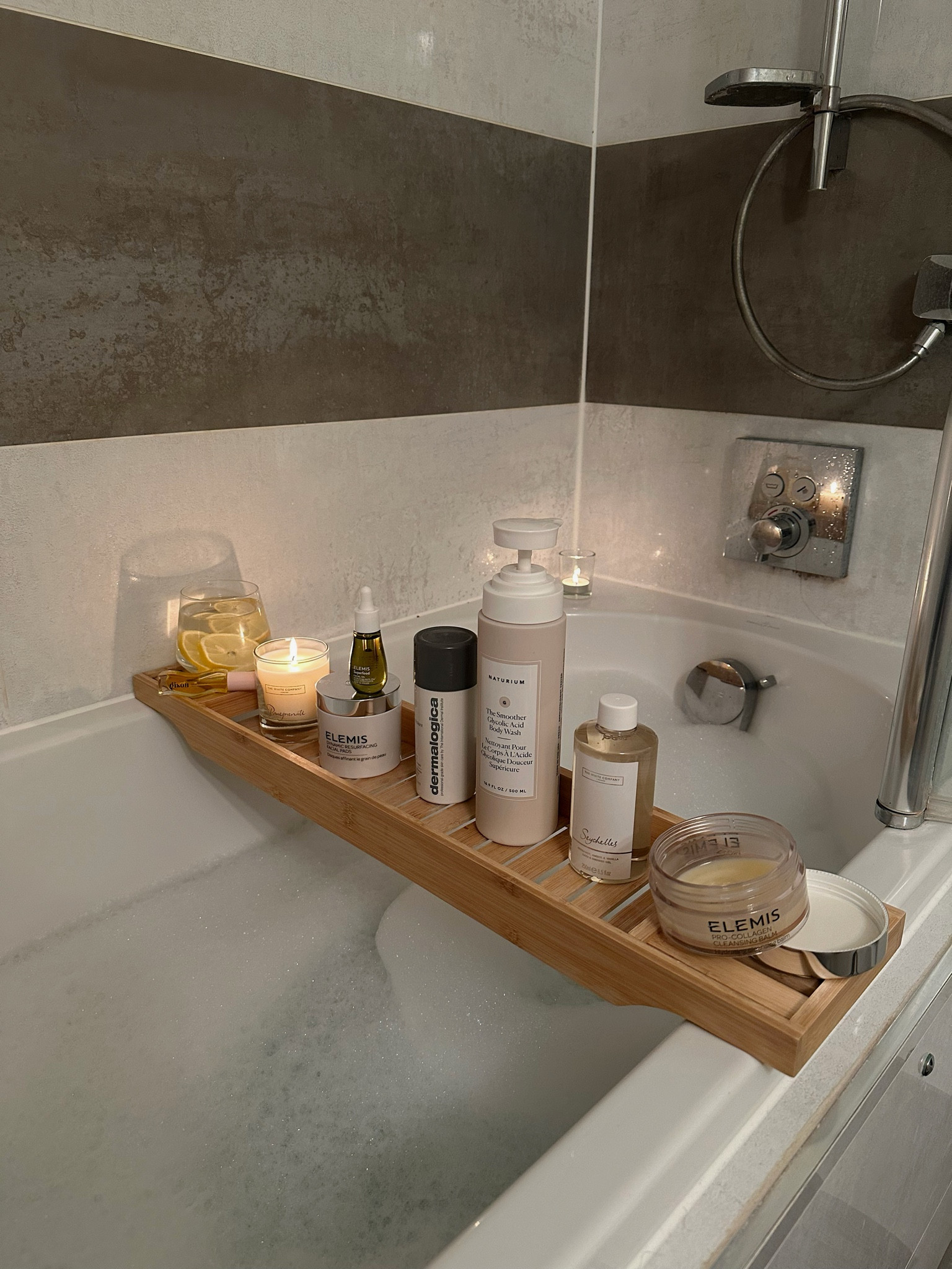 Bath time Self Care / Elemis Code : ELEMIS7366 for 20% off 

#LTKeurope #LTKluxury #LTKuk