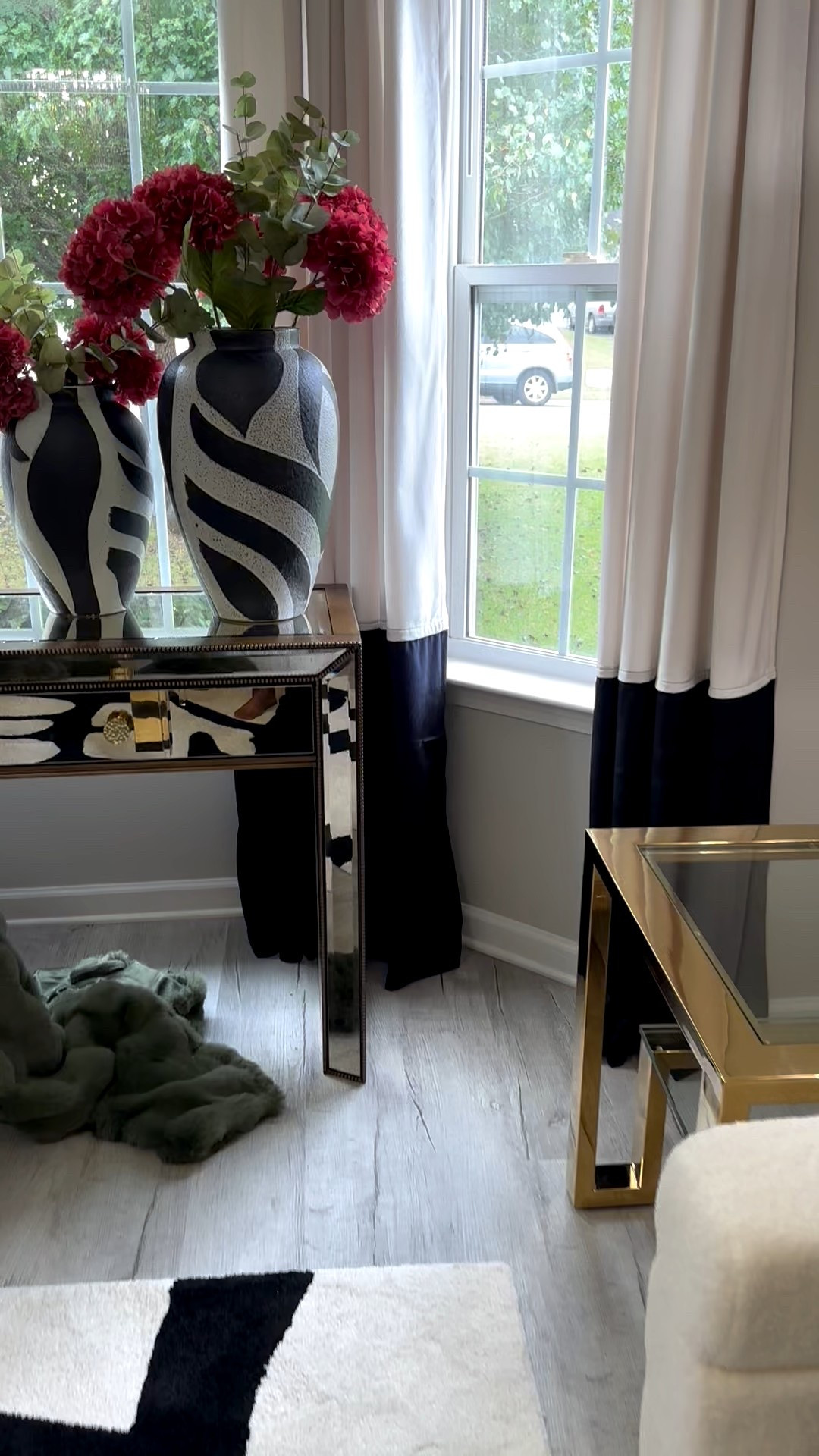 Make a statement!

#LTKHome