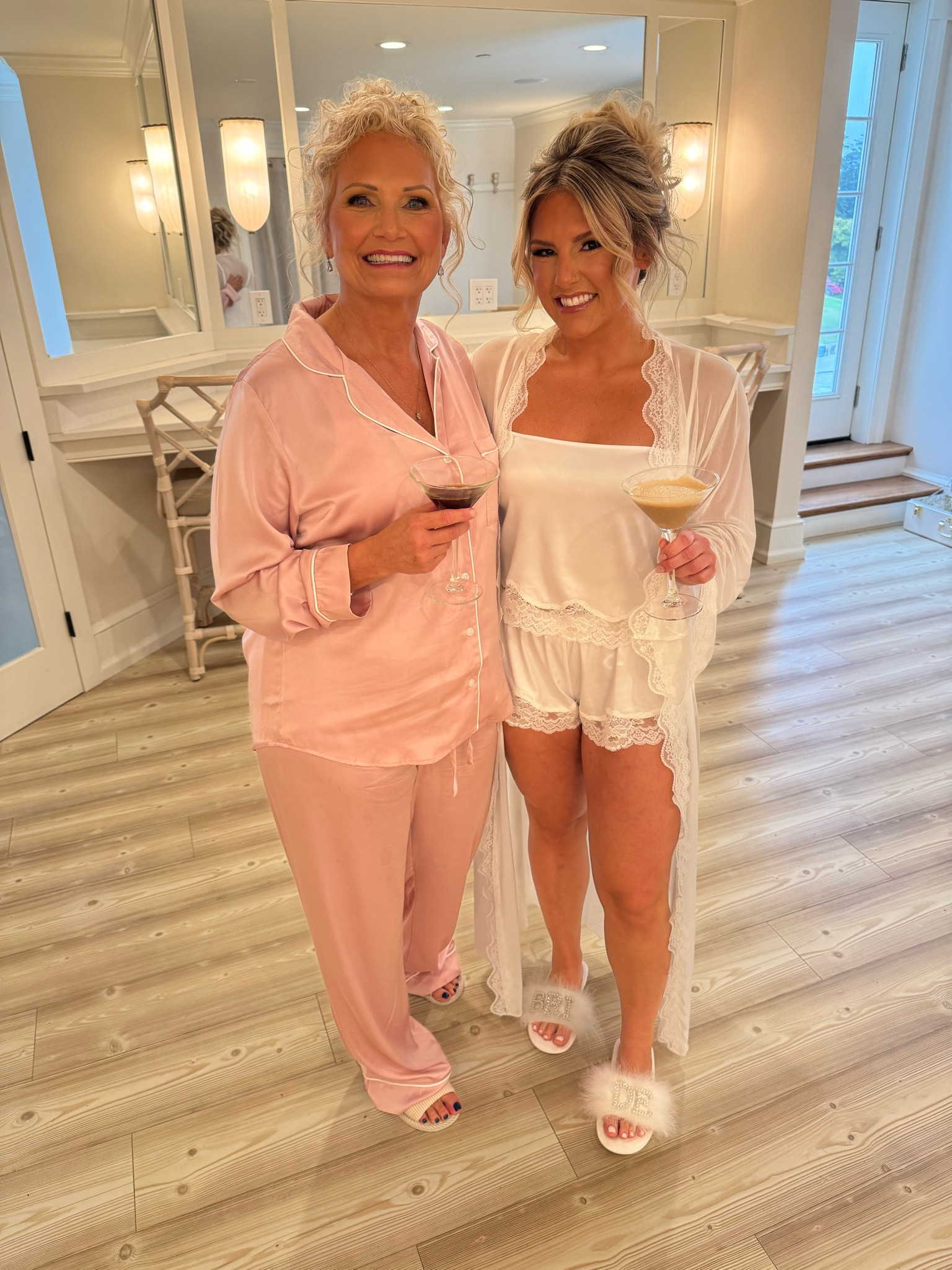 Getting Ready Outfits 🤍✨


bride, bride getting ready outfit, wedding morning, mom getting ready outfit, mob, mother of the bride pajamas, bride pajamas, bride robe 

#LTKWedding #LTKStyleTip