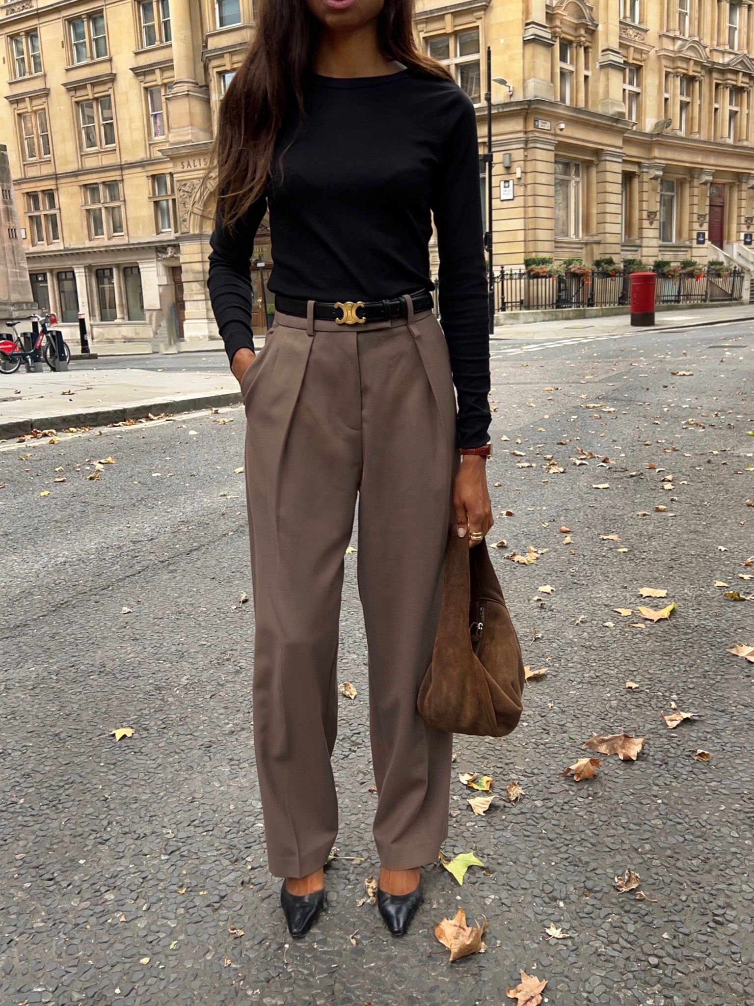 Autumn vibes x brown tones x brown trousers x brown suede bag 

#LTKworkwear #LTKeurope #LTKSeasonal