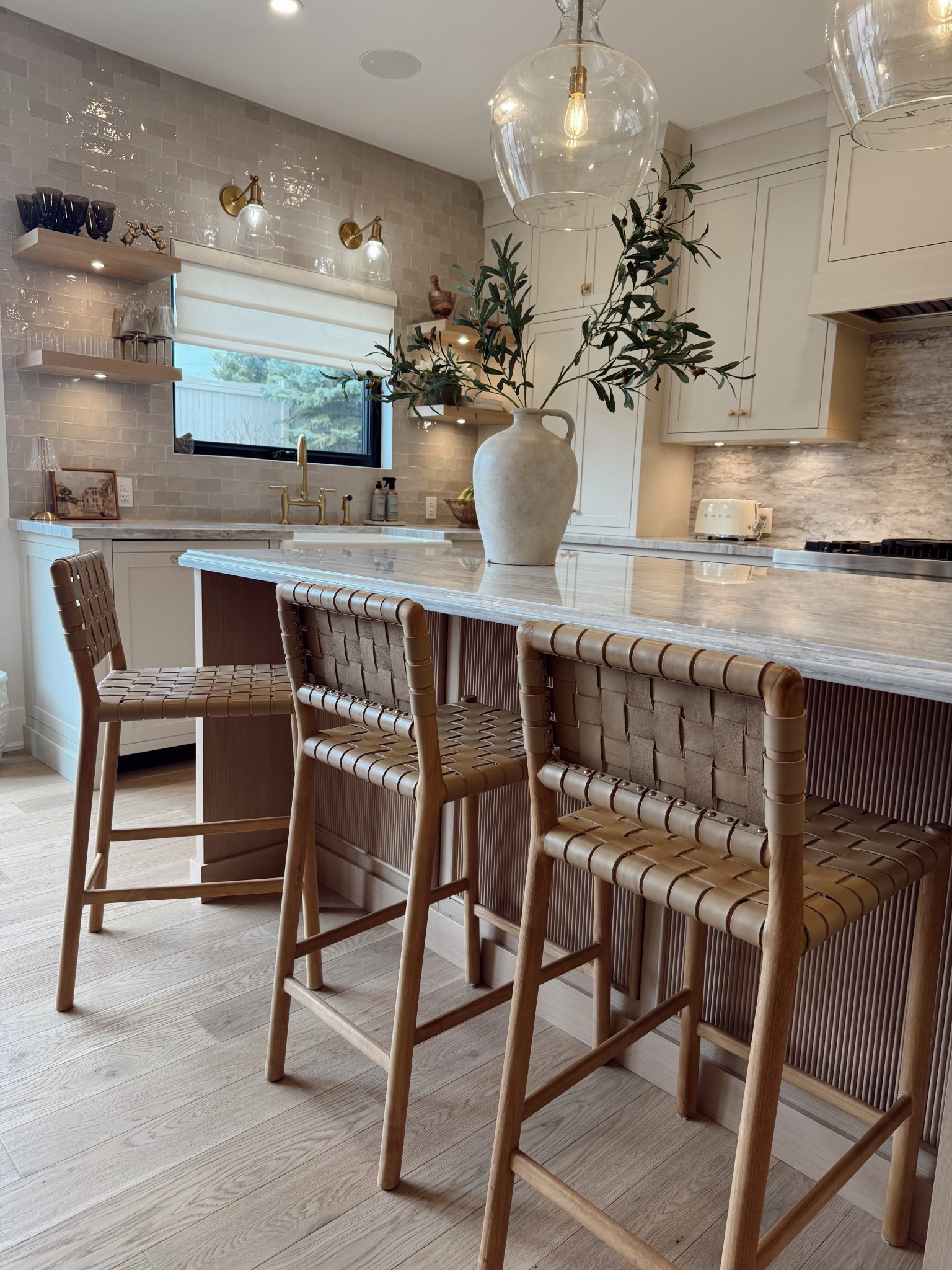 @wayfaircanada finds that have added warmth and comfort into my home! 

#ad #wayfaircanada #wayfaircahome #wayfaircapartner

#LTKcanada #LTKsummer #LTKspring