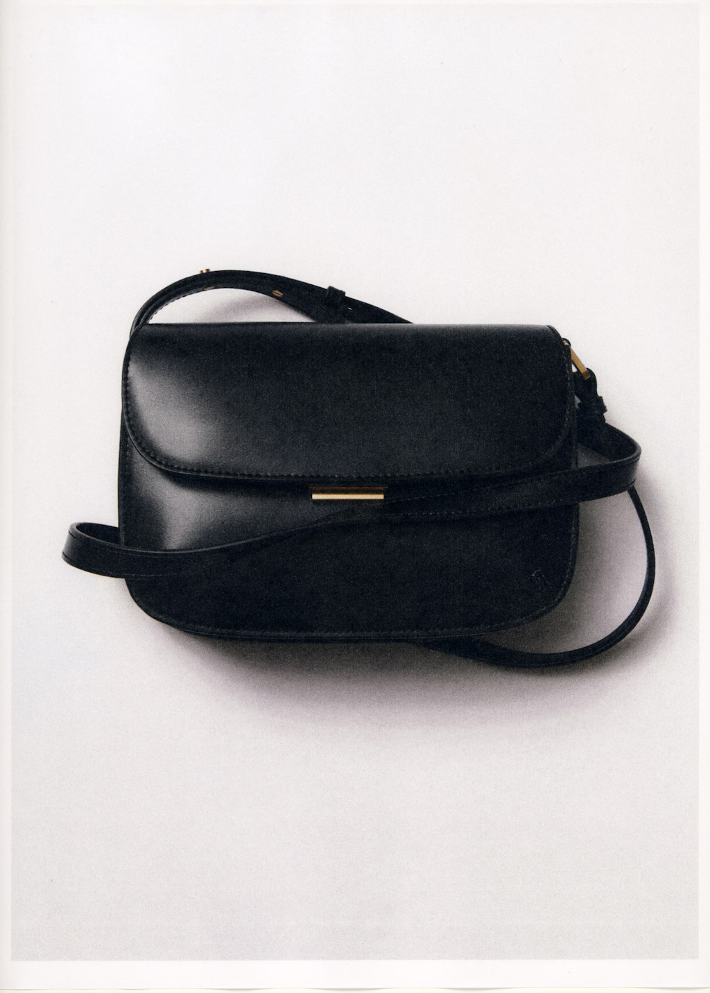 Crossbody bag with flap | MANGO (UK)