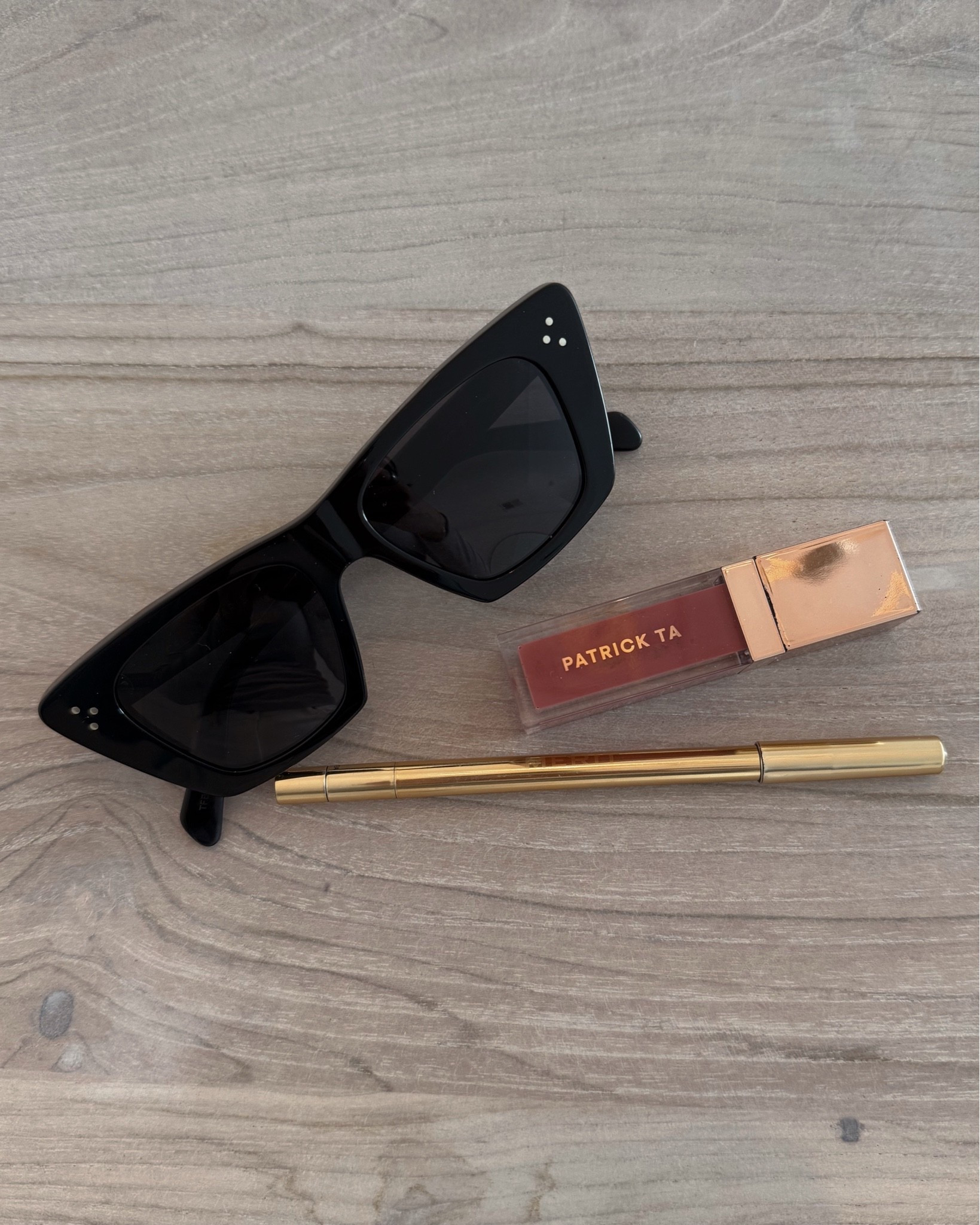 Current frames and lip combo 🕶️💄 #CelineSunglasses #PatrickTa #LipPlump #MeritBeauty

#LTKgrwm #LTKBeauty #LTKWorkwear