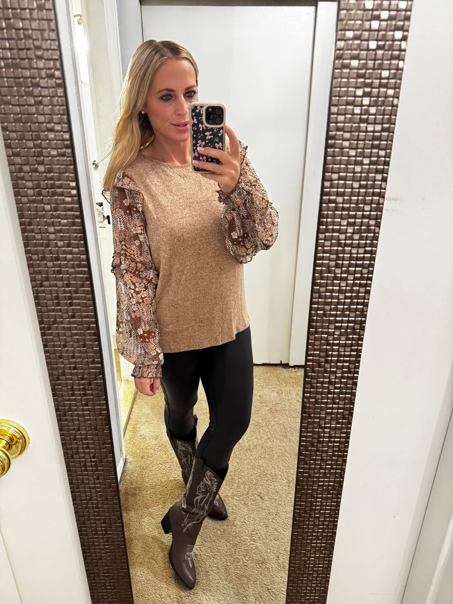 Fall outfit. Neutral outfit. Boots 



#LTKMidsize #LTKSeasonal #LTKFindsUnder50