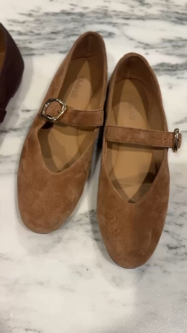  My go-to Madewell flats now come in the prettiest chocolate brown  snag them during the Insider Event—30% off for Insiders! Exclusions may apply. #Madewell #MadewellPartner #ad @madewell 

 