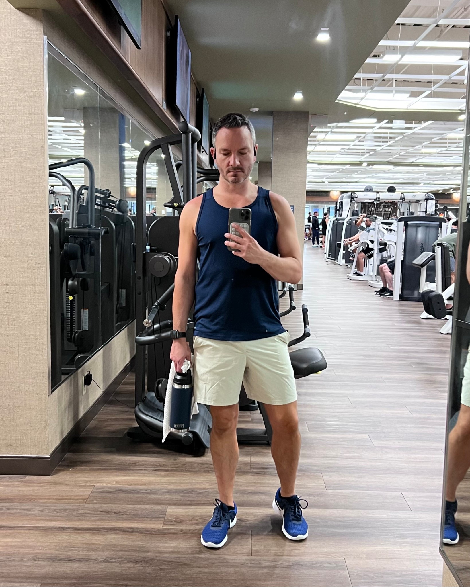 Sunday work out and decided to do a navy / beige combination - a bit different thank my usual black look! Thoughts?

#LTKFindsUnder100 #LTKMens #LTKActive