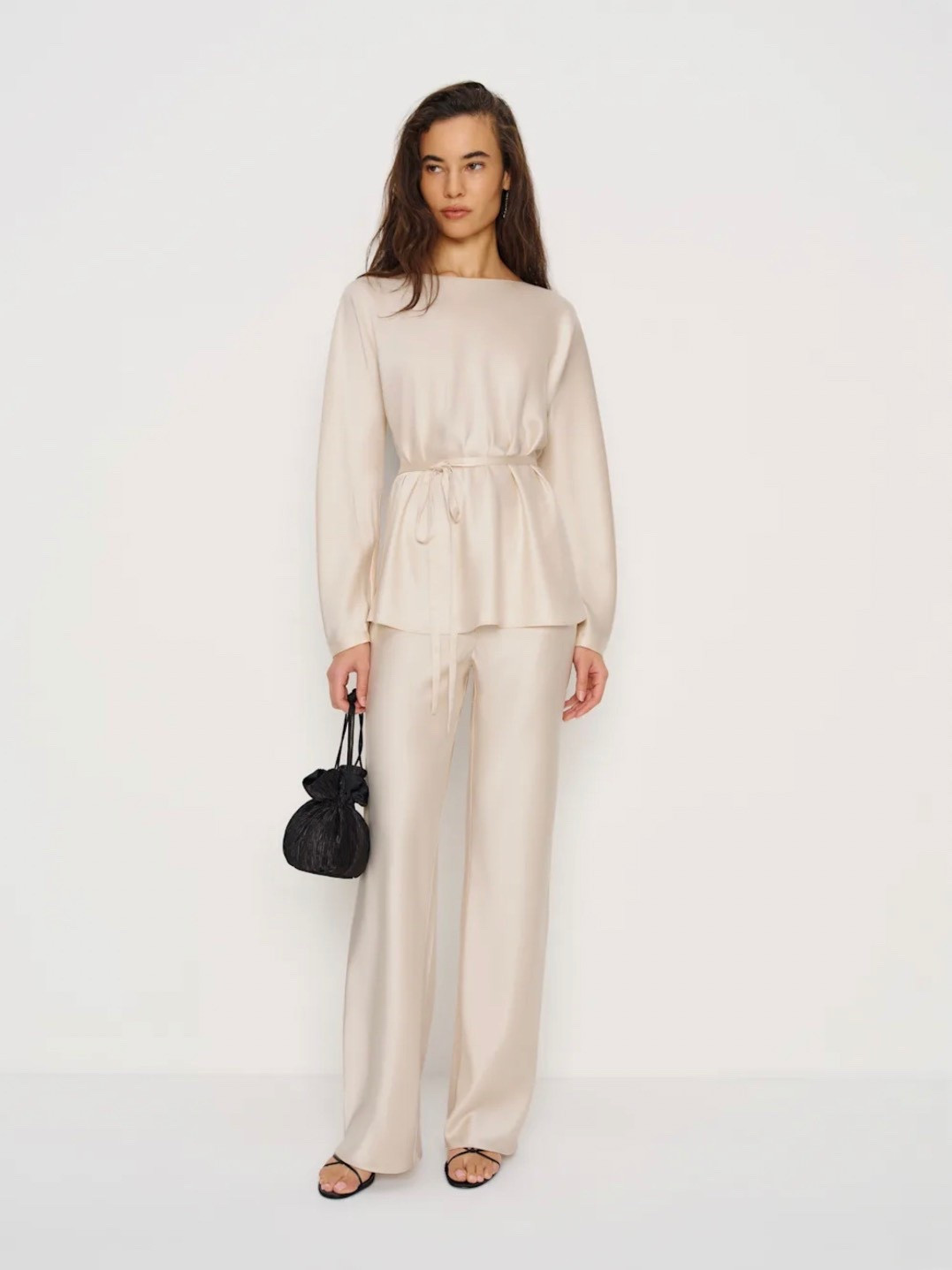 This dreamy champagne colored, satin two piece set from Reformation is absolutely stunning 😍 Where would you wear this to? 


Matching sets, chic outfit, chic style, monochromatic outfit for women, satin set outfits, date night outfit, valentines outfit women, winter outfit women

#LTKdayinmylife #LTKValentine