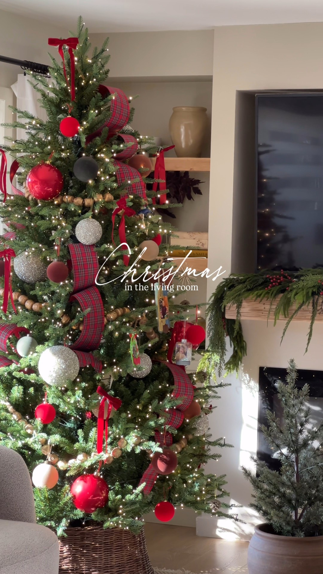 Christmas living room 🎄❤️ if something isn’t linked in this post check out my Christmas collection on LTK or send me a message!

#LTKHoliday #LTKHome #LTKCyberWeek