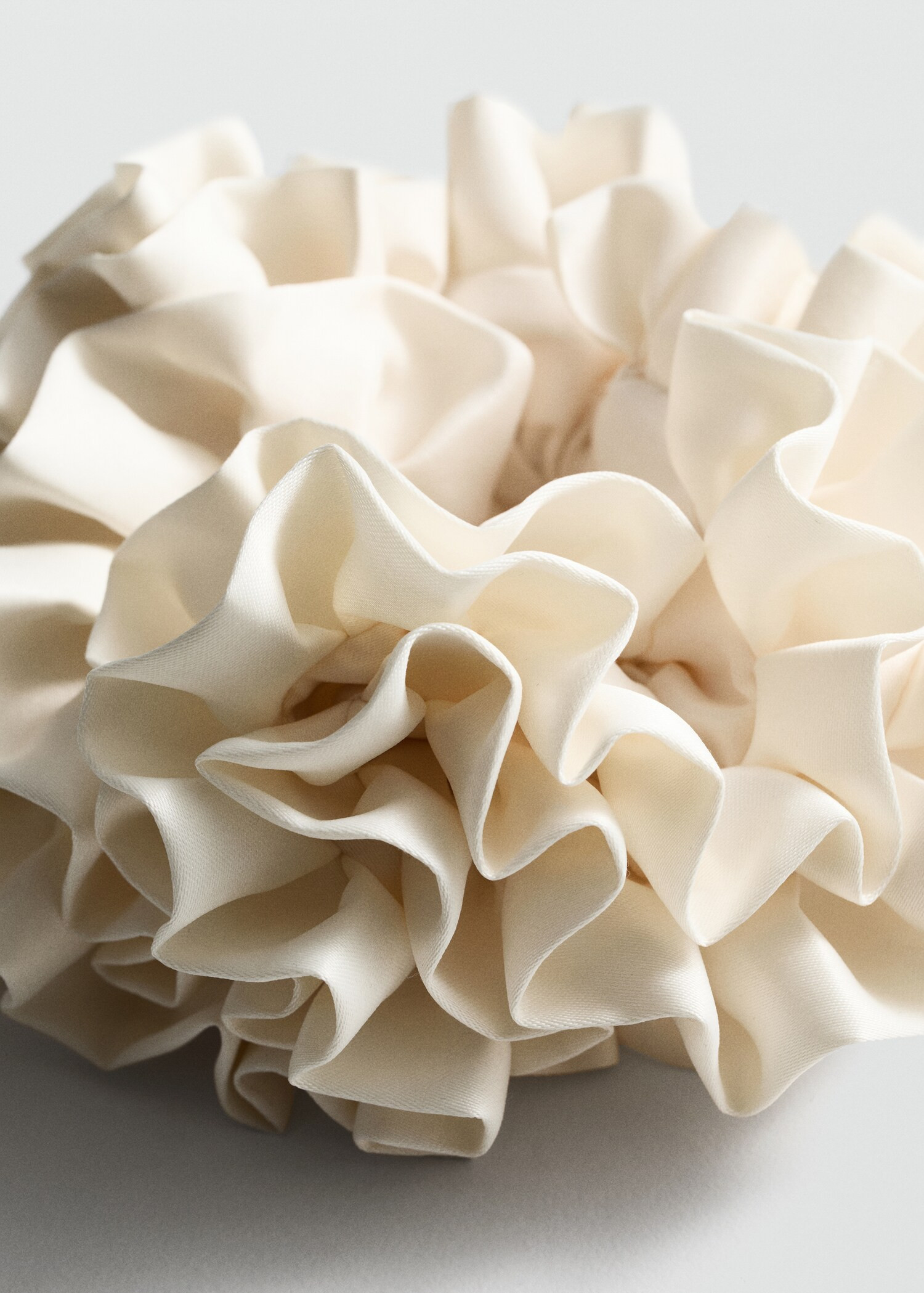 Maxi-flower scrunchie | MANGO (US)